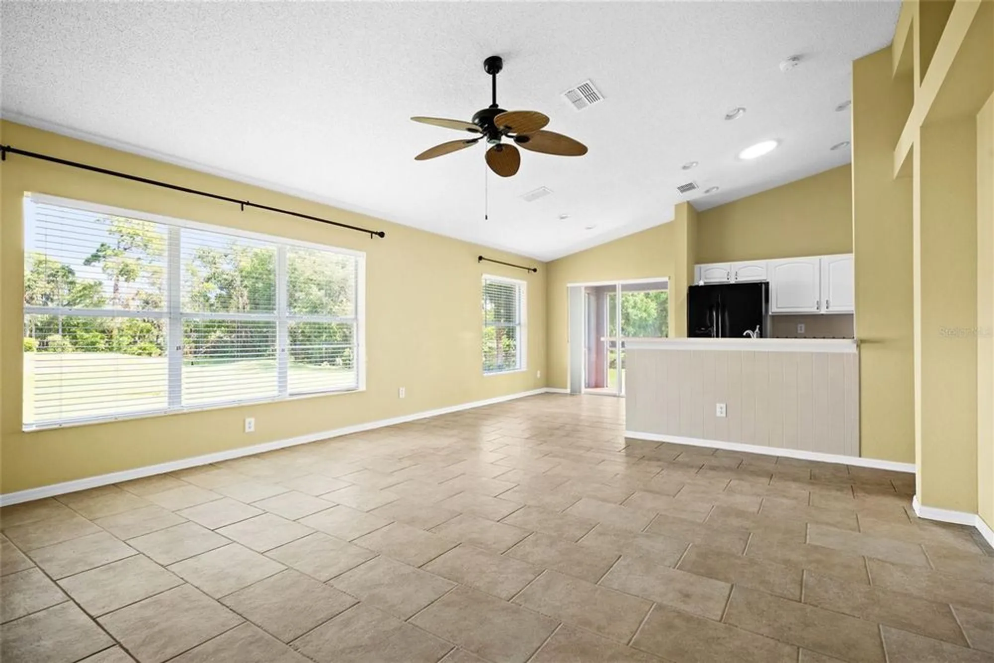 Property Slideshow image 5 of 35 | 2926 walnut grove ct, Holiday, FL, 34691
