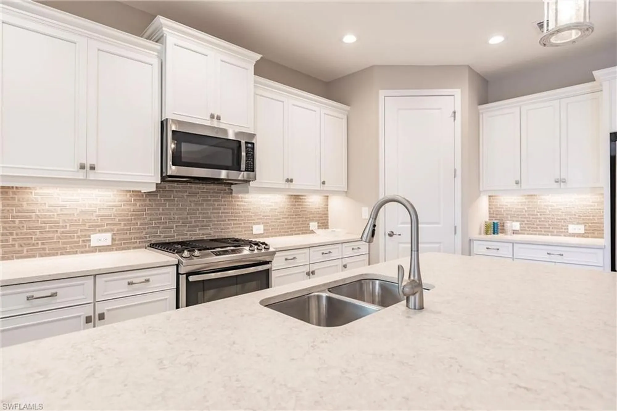 Property Slideshow image 25 of 50 | 13871 amblewind cove way, Fort Myers, FL, 33905