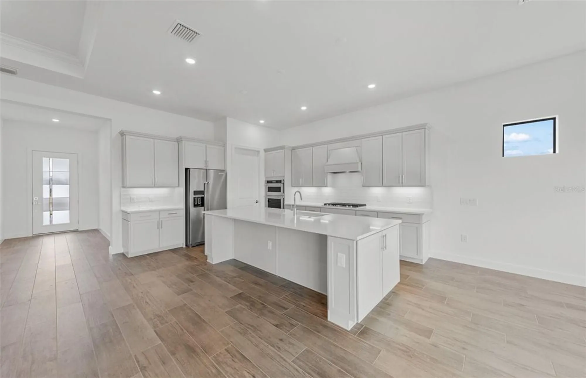 Property Slideshow image 8 of 37 | 5008 stoney point gln, Lakewood Ranch, FL, 34211