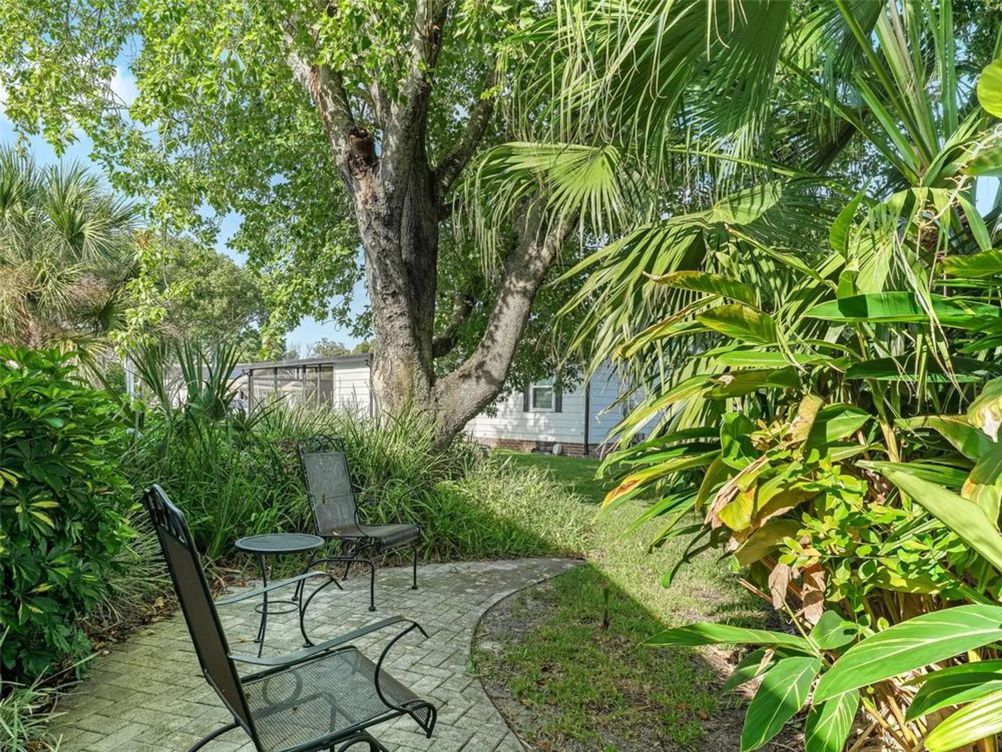 Property Slideshow image 28 of 37 | 1708 lauren ln, Lady Lake, FL, 32159