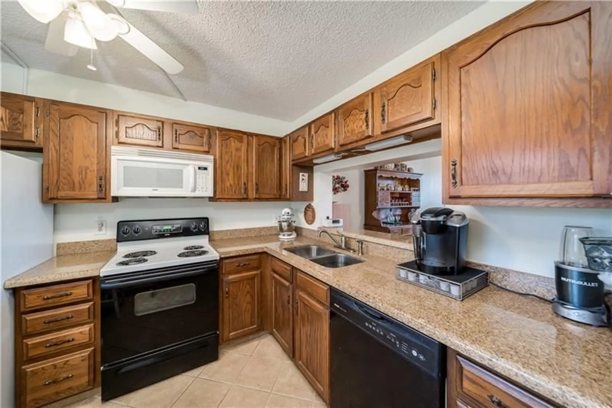 Property Slideshow image 6 of 32 | 3521 environ blvd apt 209, Lauderhill, FL, 33319