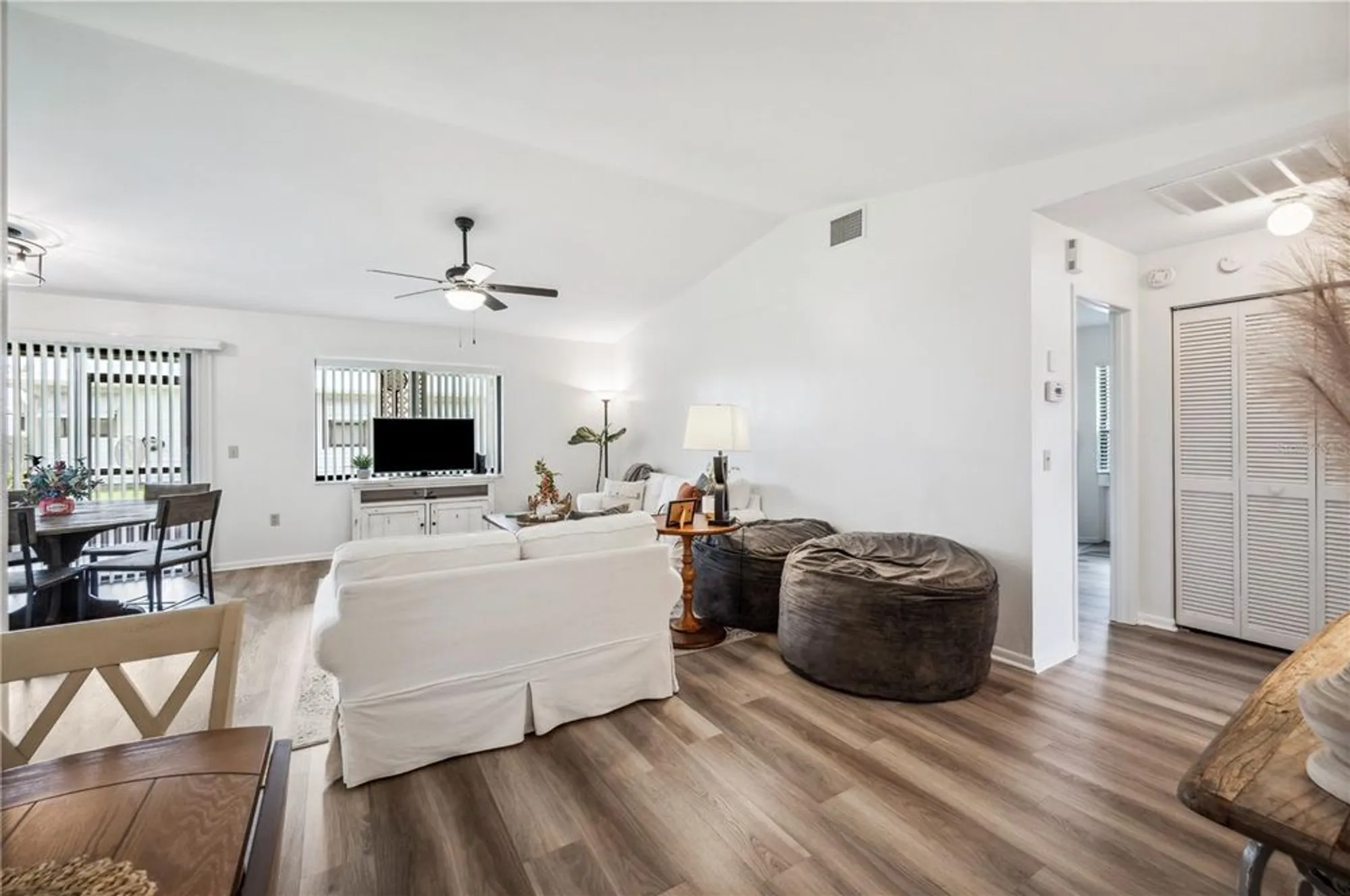 Property Slideshow image 5 of 37 | 1608 colonnades cir, Lakeland, FL, 33811