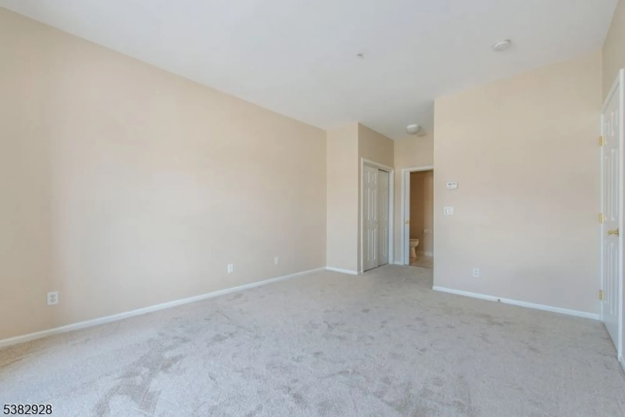 Property Slideshow image 14 of 31 | 9302 richmond rd # 302, West Milford, NJ, 07480