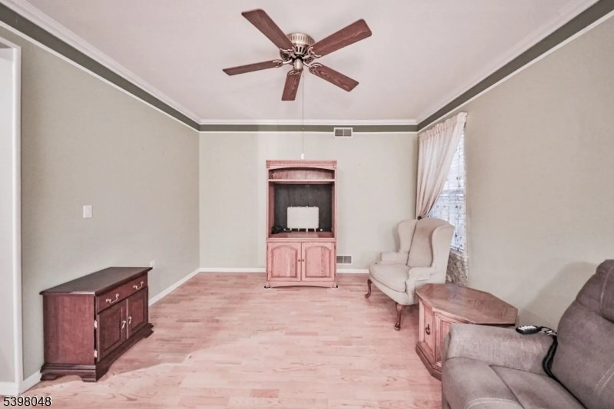Property Slideshow image 12 of 27 | 107 kensington cir, Belvidere, NJ, 07823