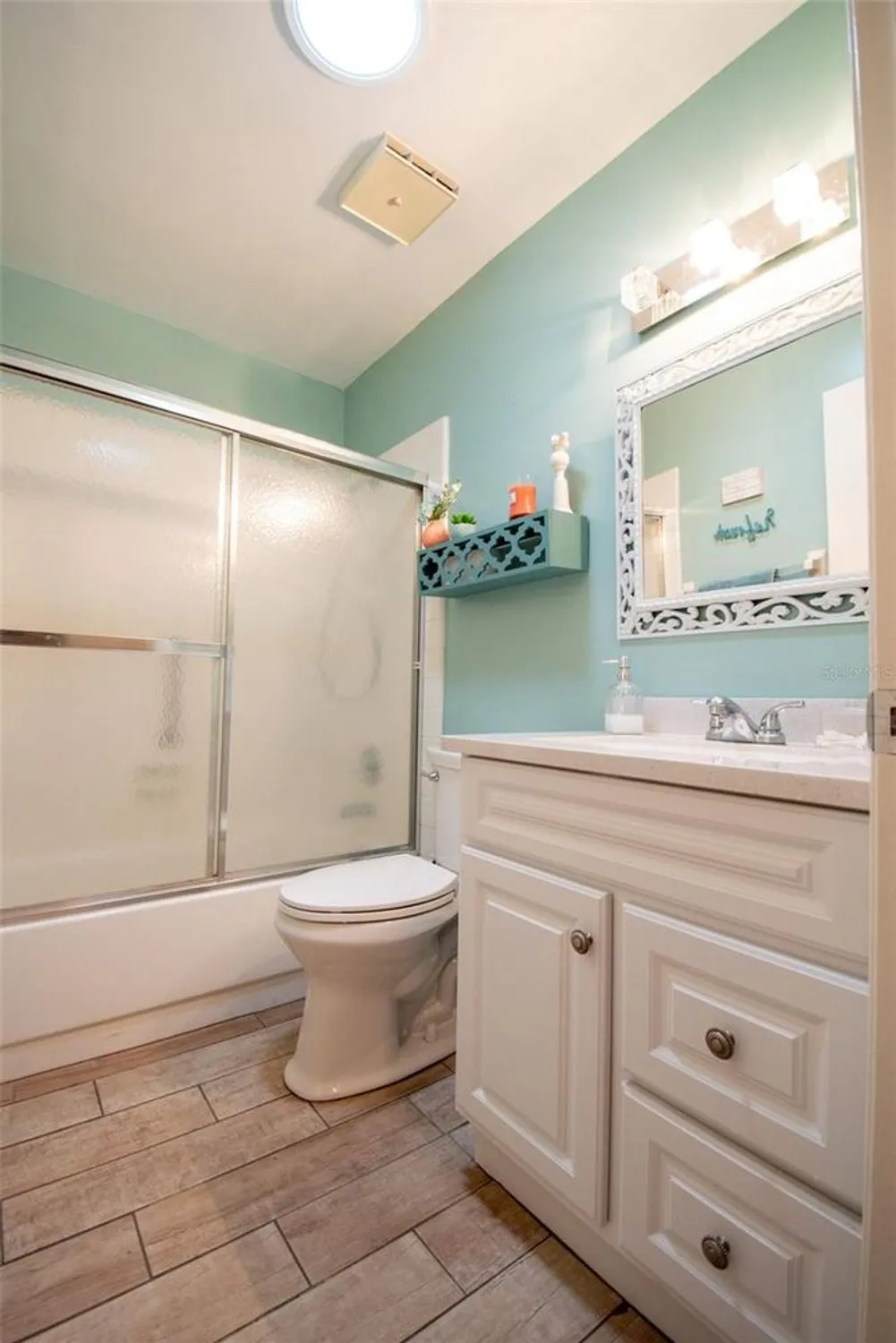 Property Slideshow image 21 of 27 | 216 gloucester blvd # 216, Sun City Center, FL, 33573