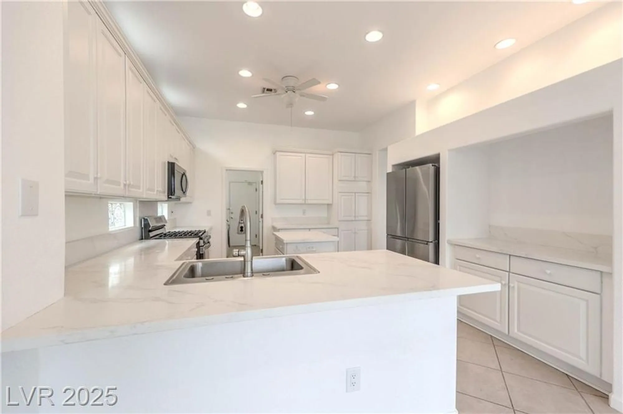 Property Slideshow image 7 of 36 | 562 mountain links dr, Henderson, NV, 89012