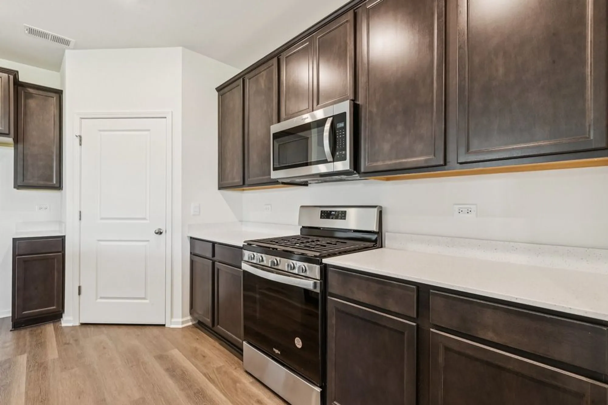 Property Slideshow image 19 of 39 | 2631 harnish dr, Algonquin, IL, 60102