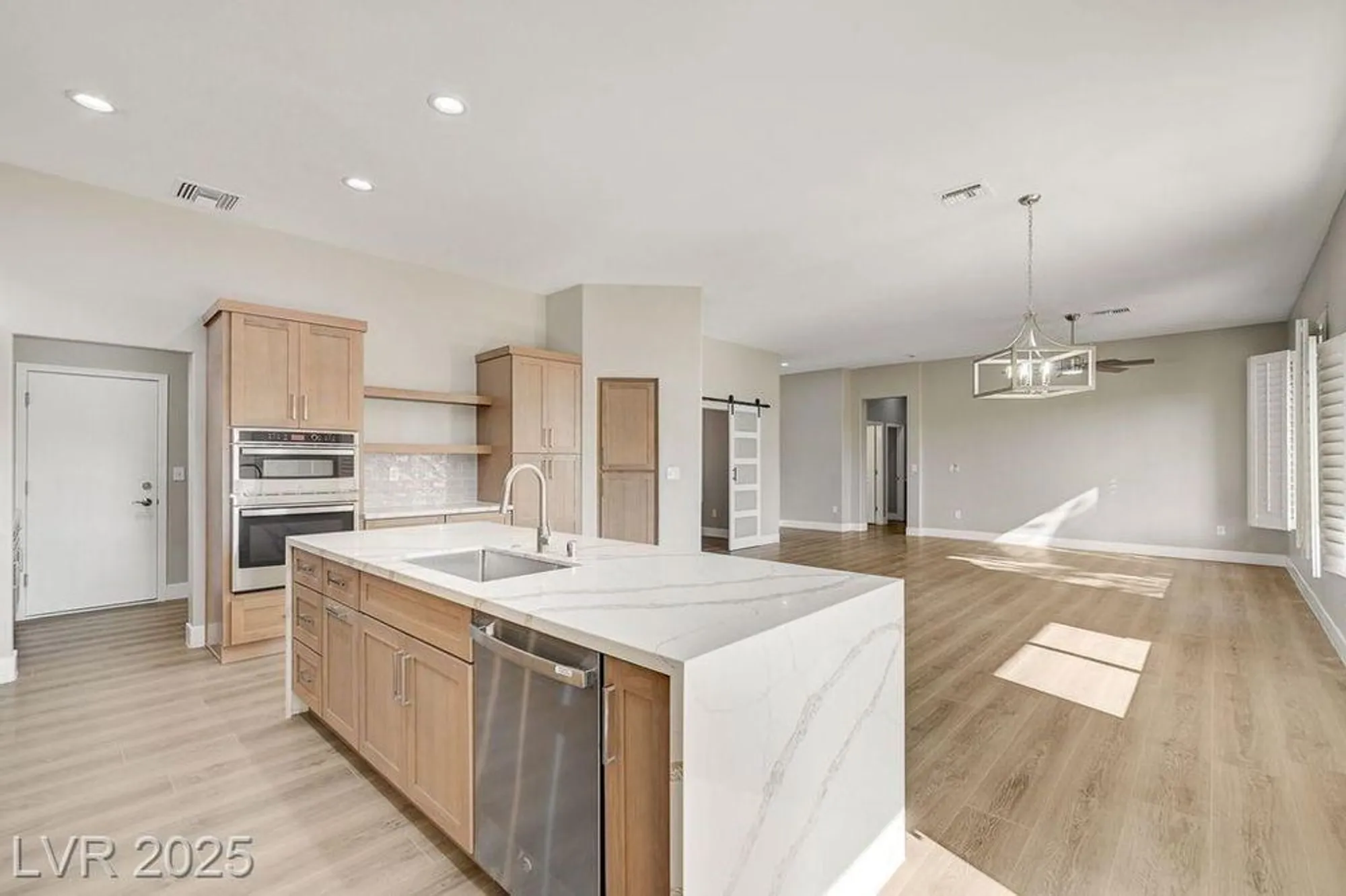 Property Slideshow image 3 of 43 | 9937 villa ridge dr, Las Vegas, NV, 89134