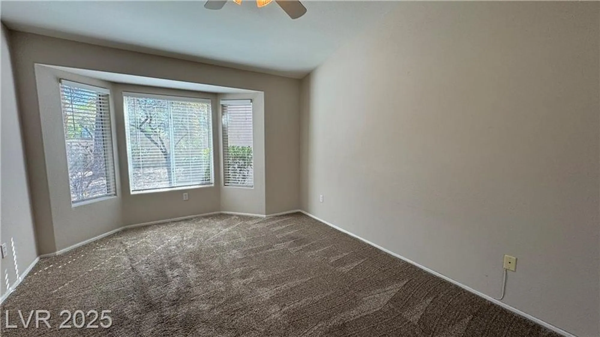 Property Slideshow image 19 of 27 | 2202 spring water dr, Las Vegas, NV, 89134