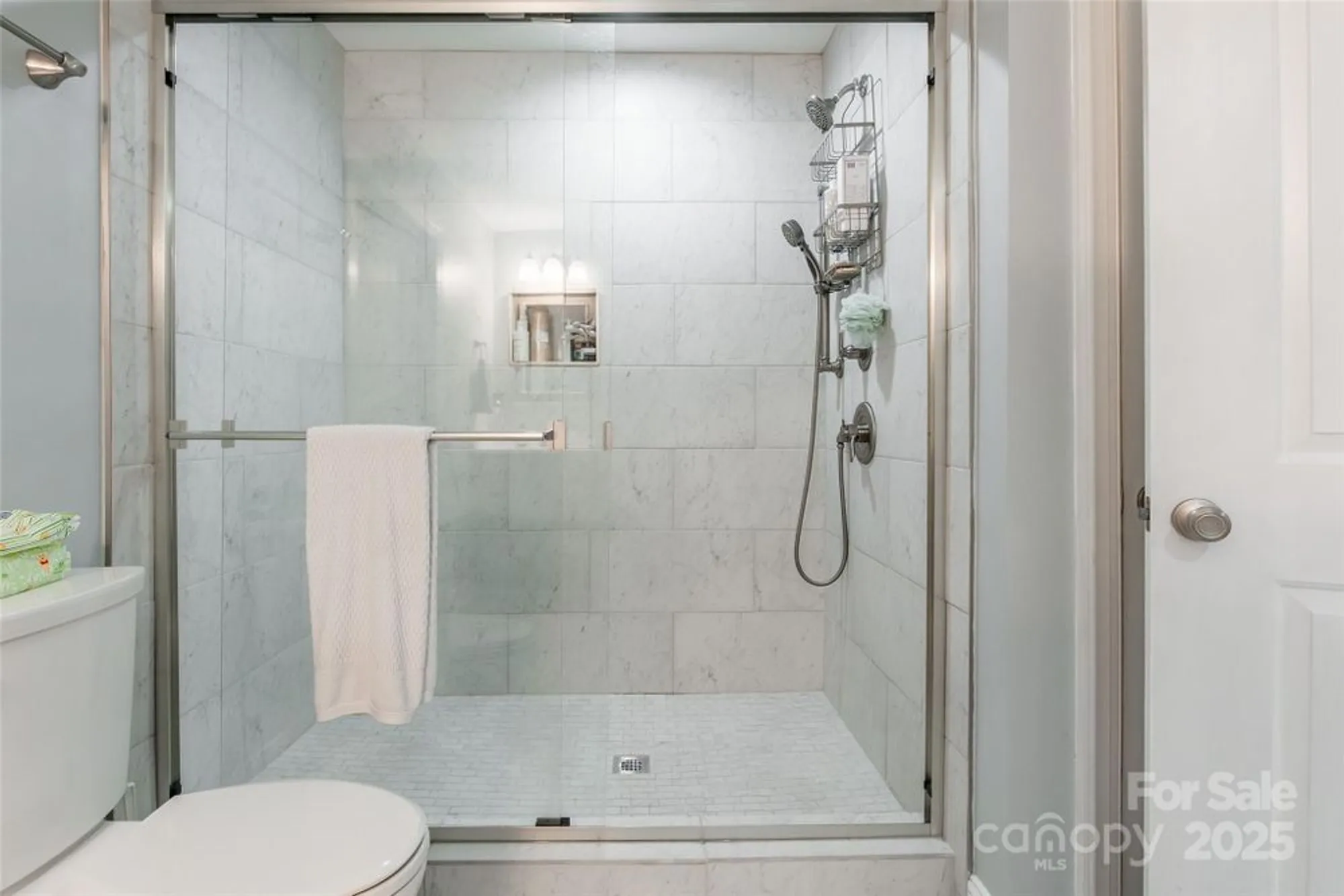 Property Slideshow image 38 of 46 | 208 canoe pole ln, Mooresville, NC, 28117