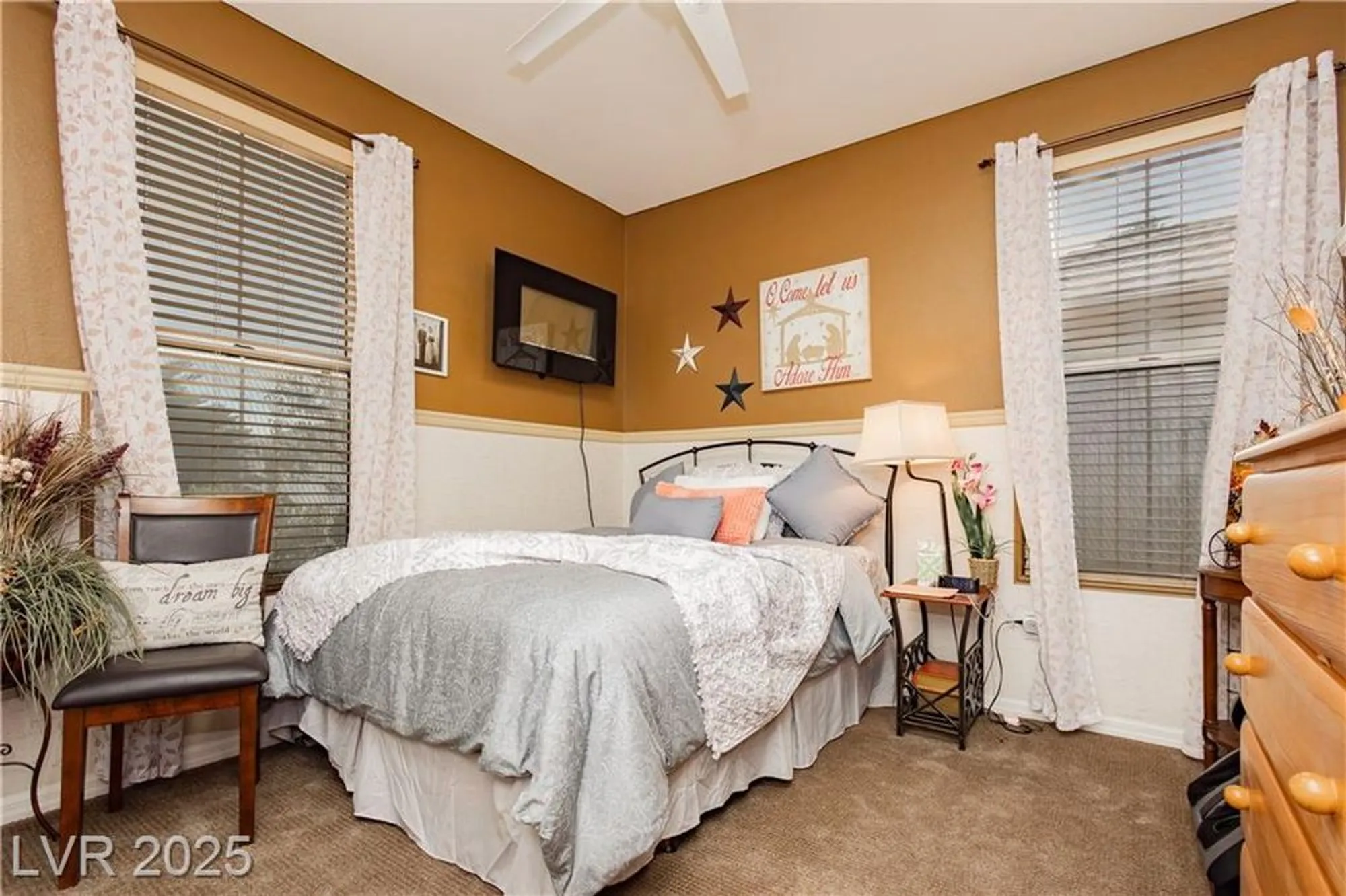Property Slideshow image 24 of 45 | 10347 profeta ct, Las Vegas, NV, 89135