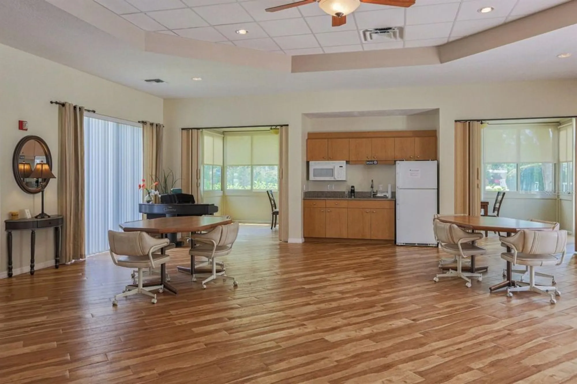 Property Slideshow image 38 of 76 | 805 montrose dr 203, Venice, FL, 34293