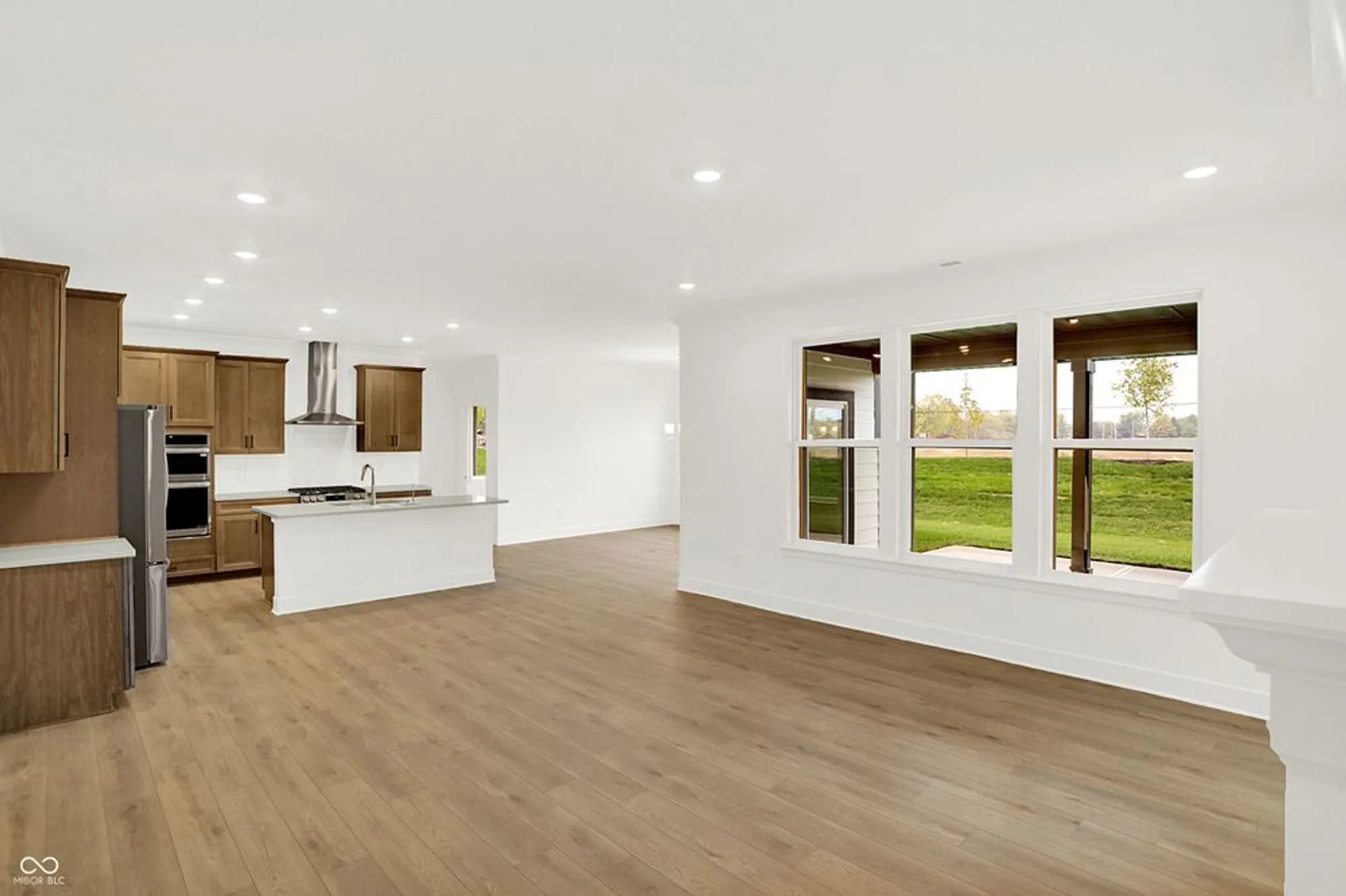 Property Slideshow image 15 of 52 | 5076 foxley park ln, Avon, IN, 46123