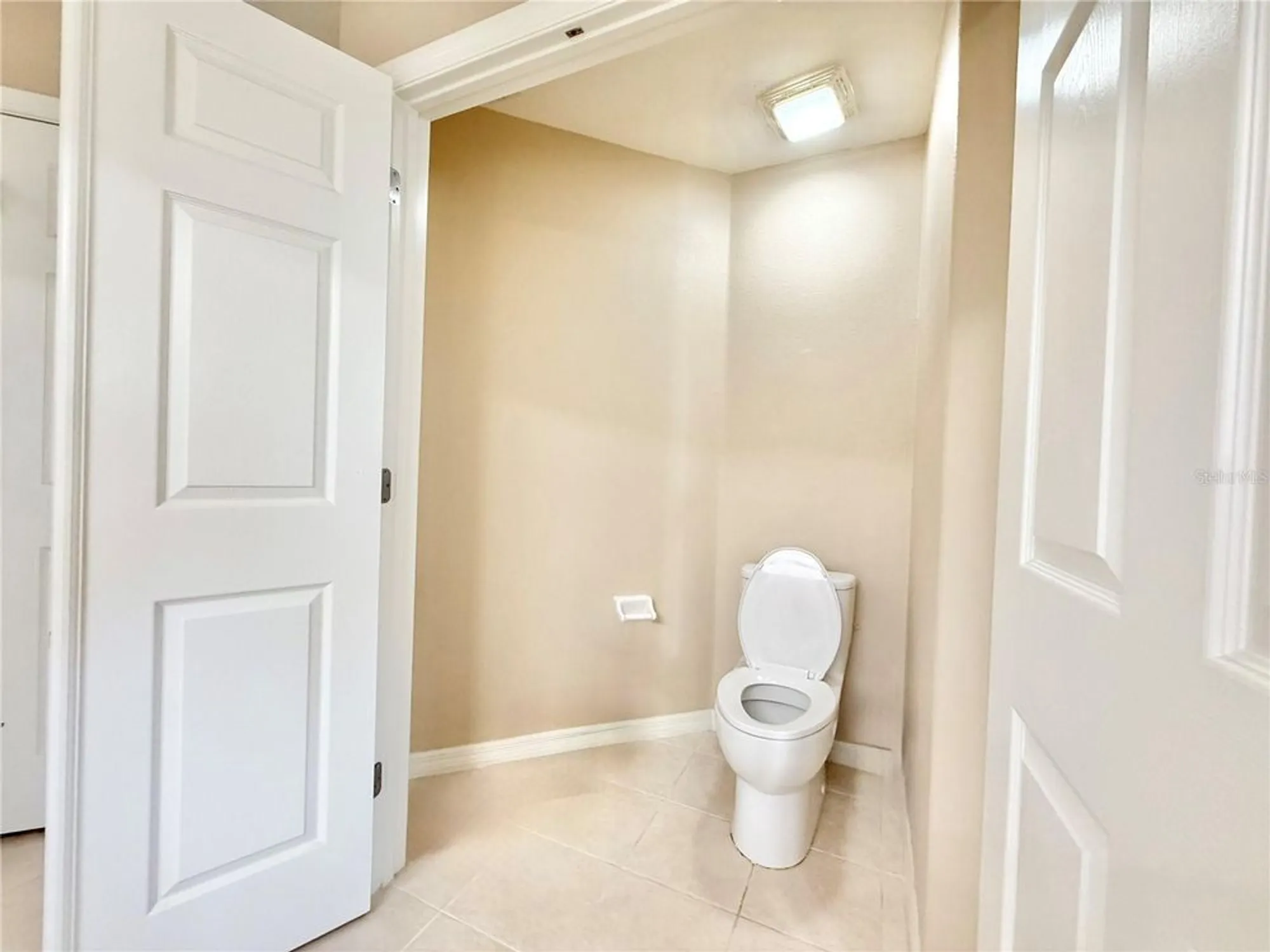 Property Slideshow image 28 of 42 | 3850 serenade ln # 3850, Lakeland, FL, 33811