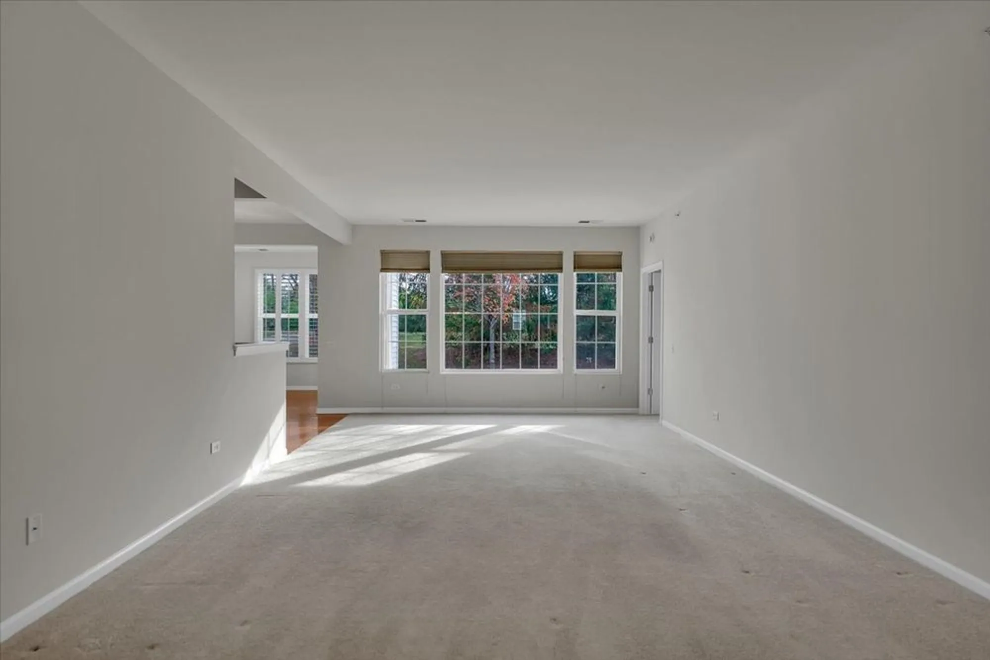 Property Slideshow image 7 of 32 | 14525 tawny ln, Huntley, IL, 60142