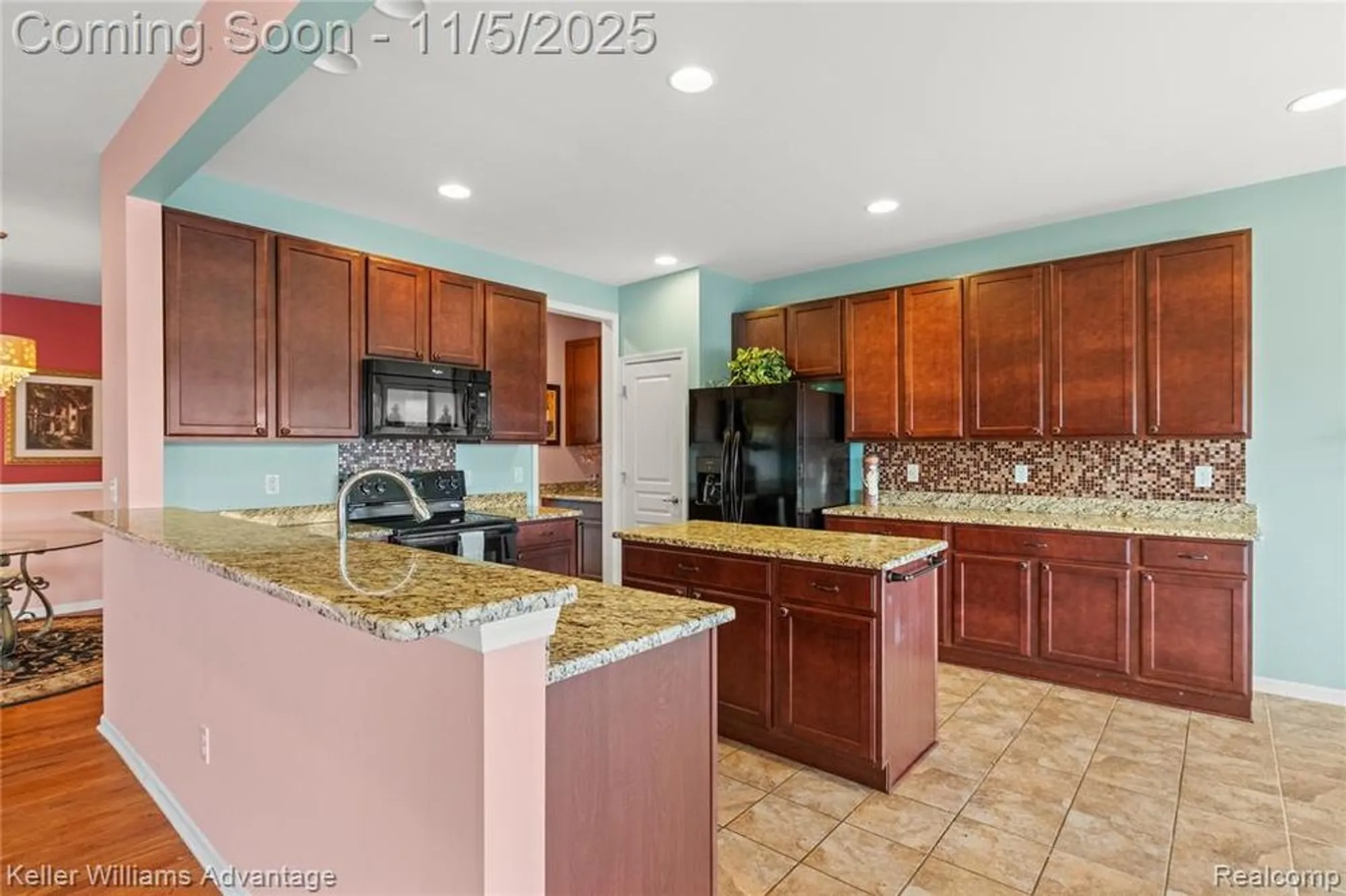 Property Slideshow image 11 of 33 | 6317 prairie dunes dr, Grand Blanc, MI, 48439