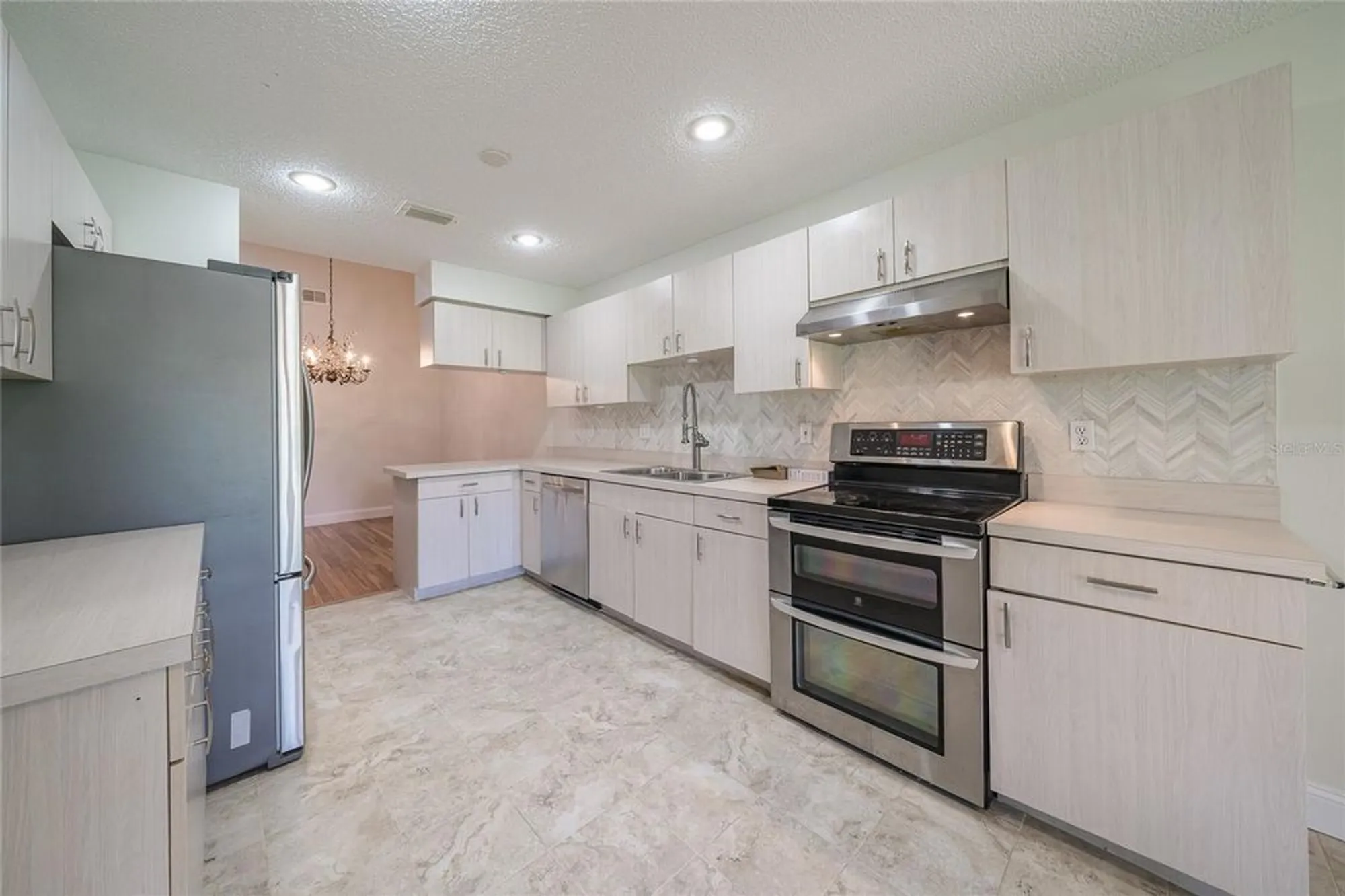 Property Slideshow image 19 of 39 | 607 manchester woods dr # 84, Sun City Center, FL, 33573