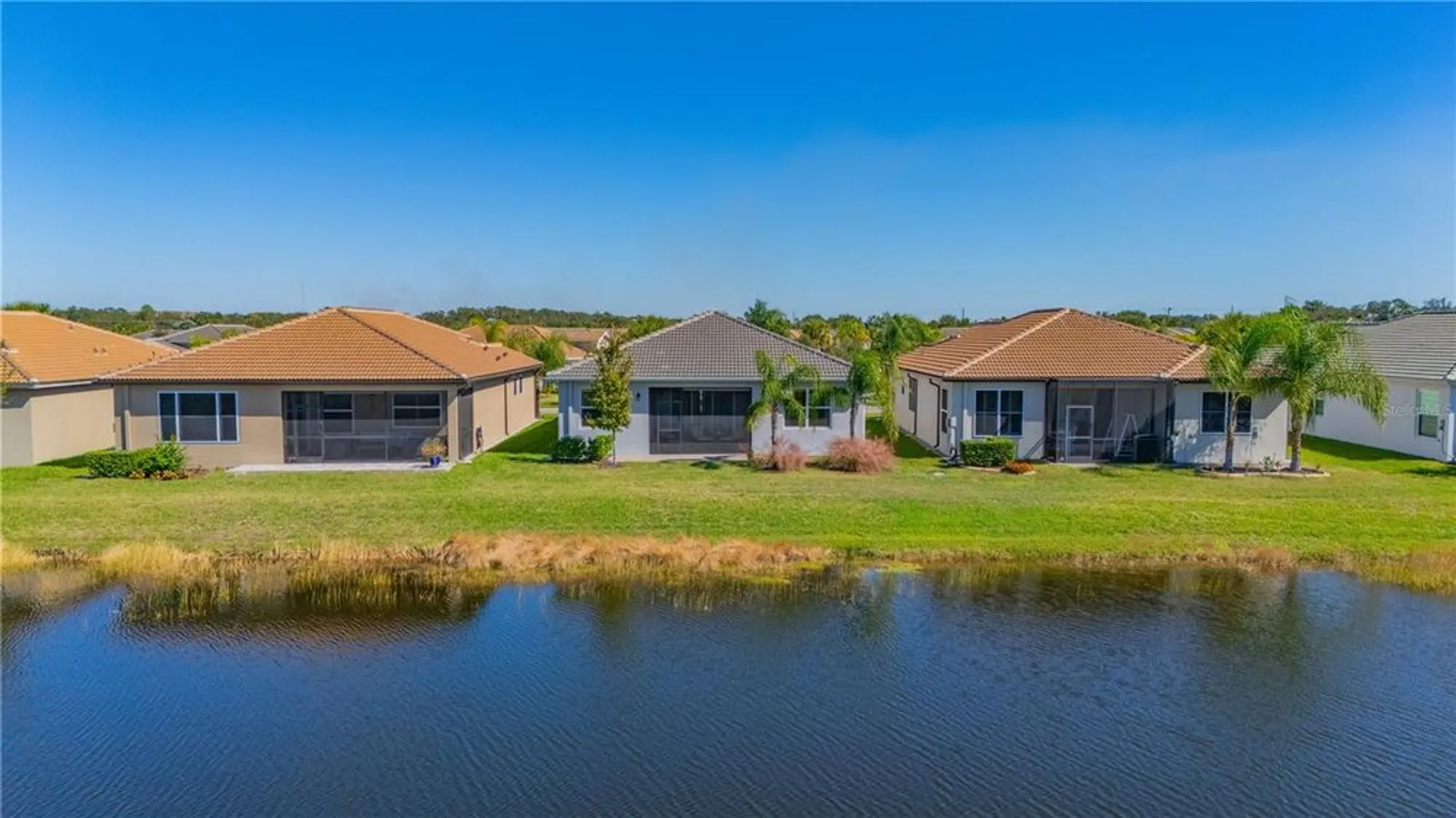 Property Slideshow image 33 of 48 | 15513 santa pola dr, Wimauma, FL, 33598