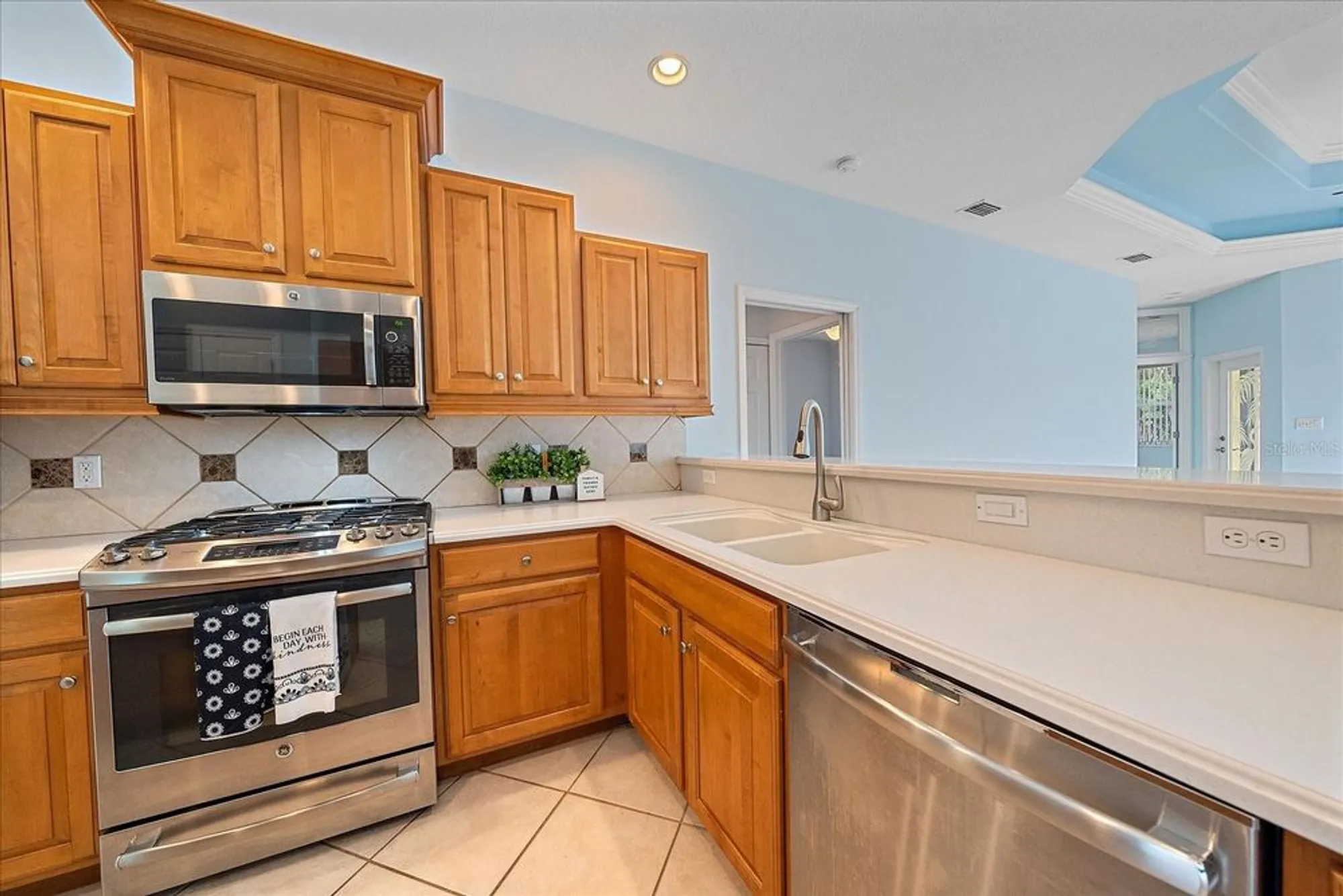 Property Slideshow image 11 of 43 | 6619 pinefeather ct, Bradenton, FL, 34203