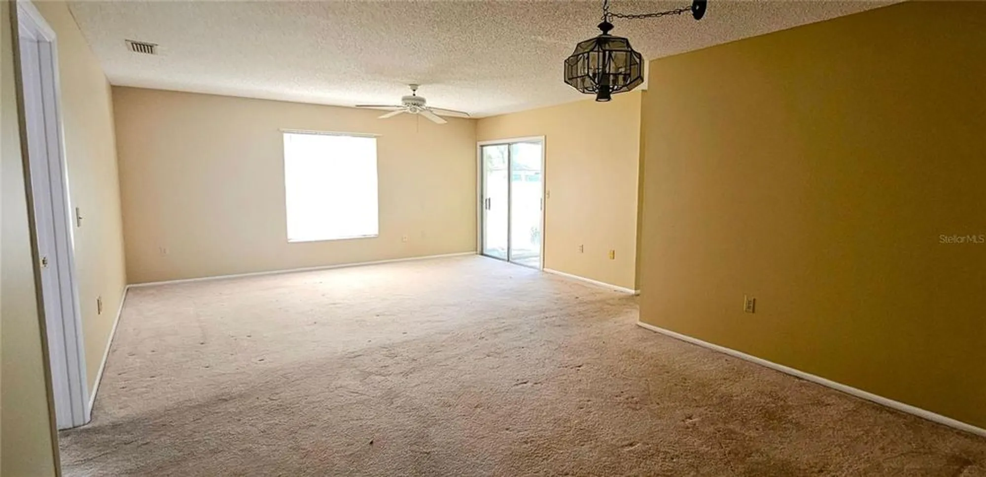Property Slideshow image 7 of 26 | 4297 oakhurst cir 3051, Sarasota, FL, 34233