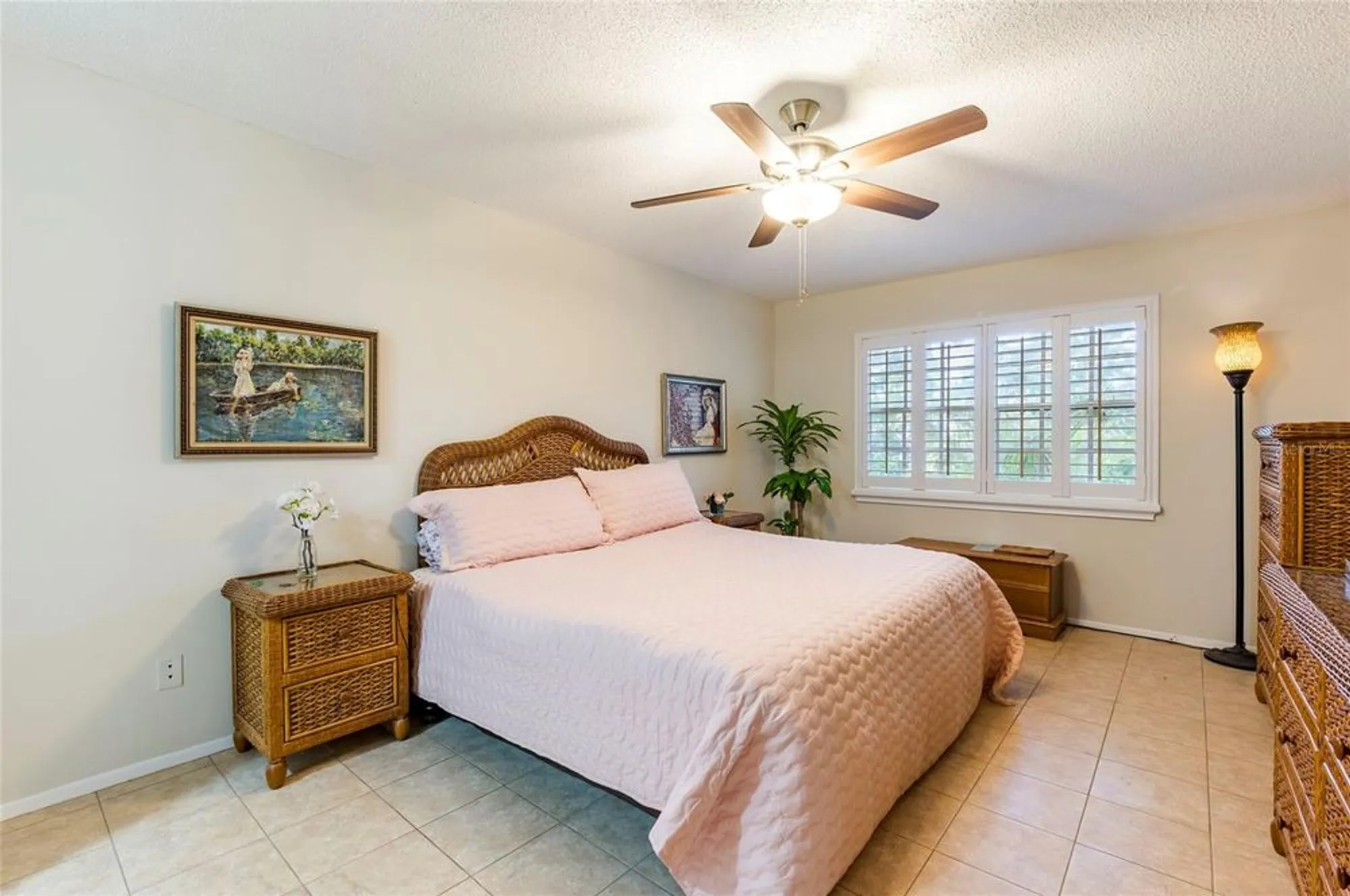 Property Slideshow image 11 of 22 | 2238 lark cir d, Palm Harbor, FL, 34684