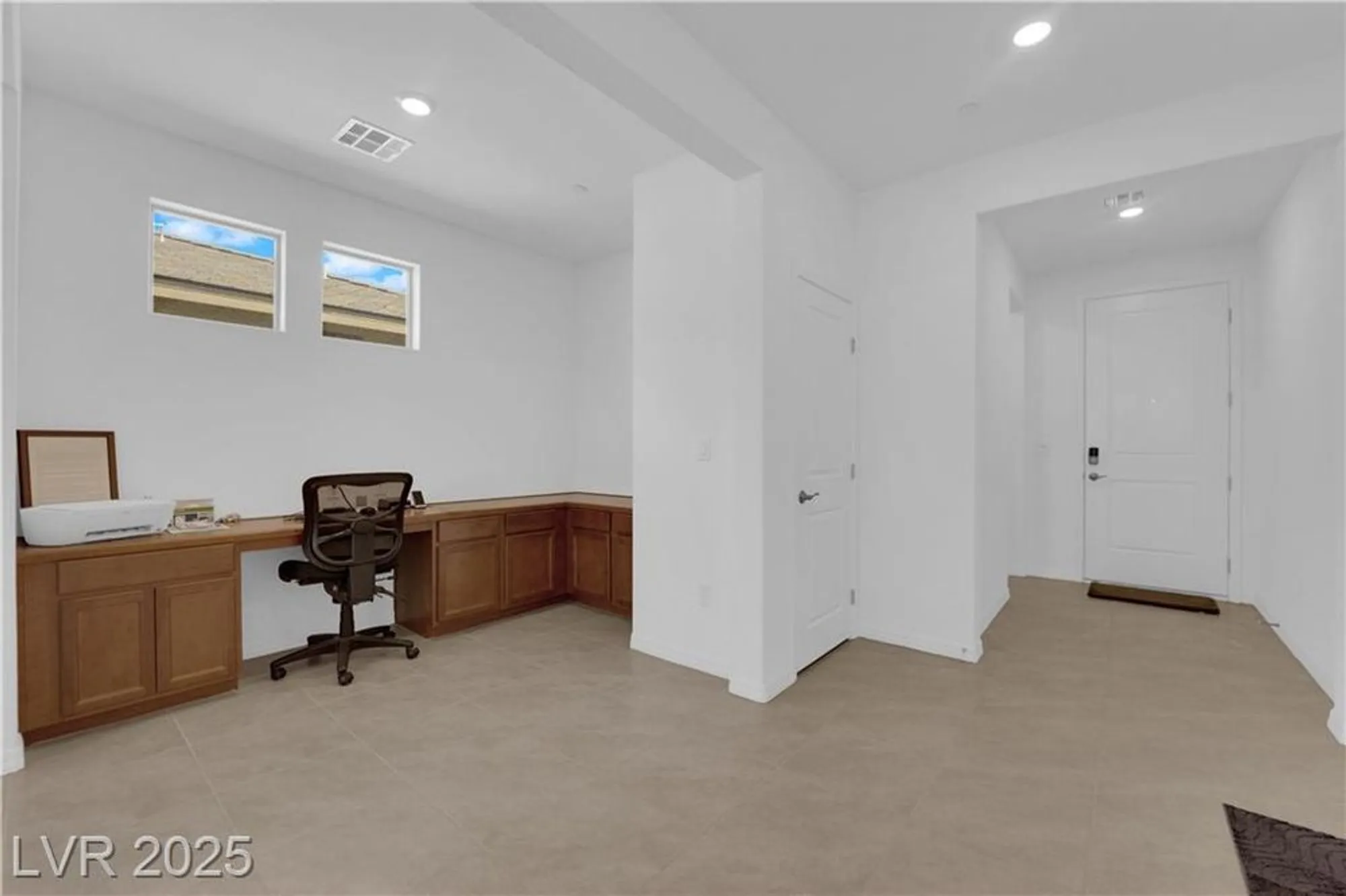 Property Slideshow image 15 of 43 | 10151 carmine clay dr, Las Vegas, NV, 89143