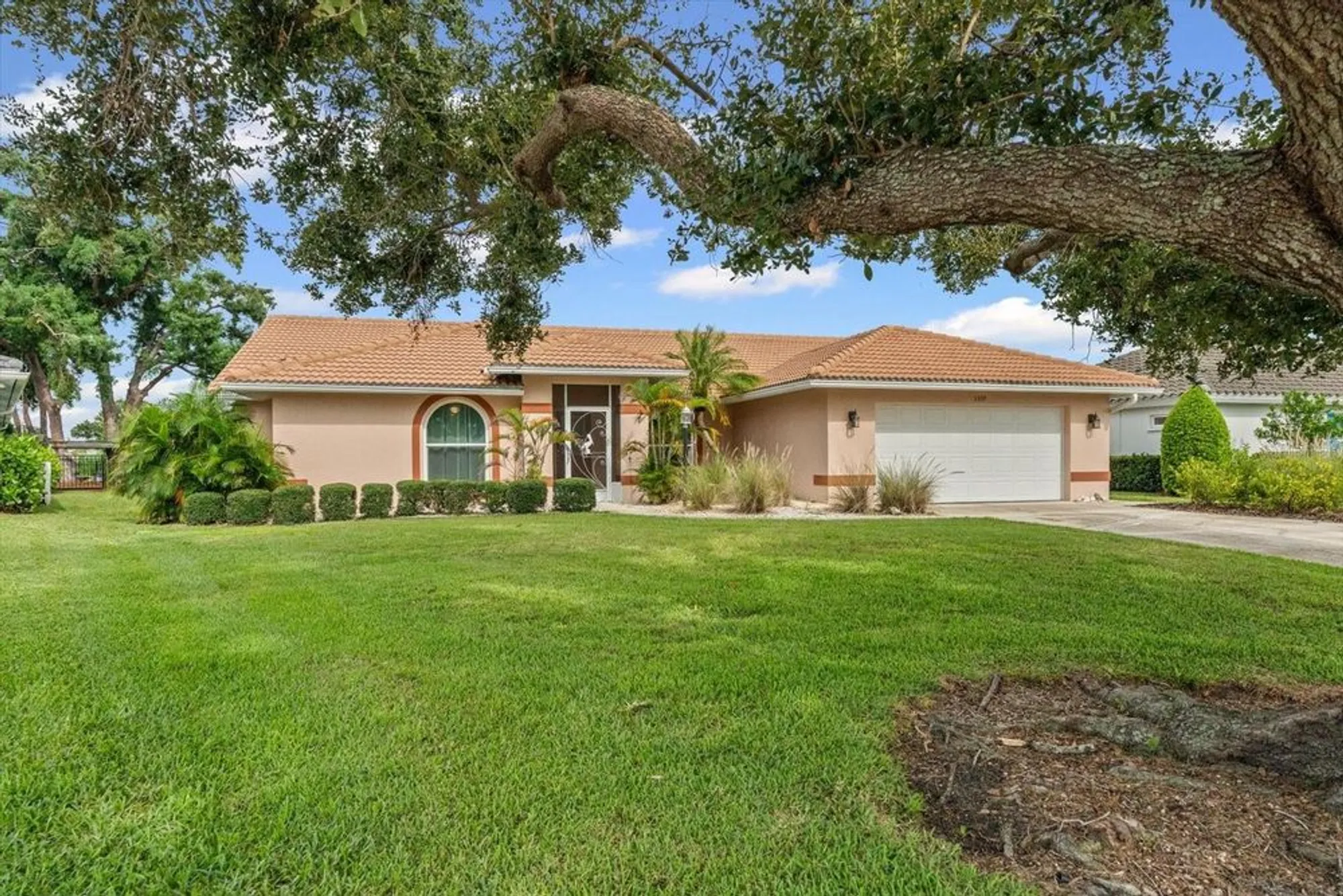 Property Slideshow image 1 of 44 | 3339 sheffield cir, Sarasota, FL, 34239
