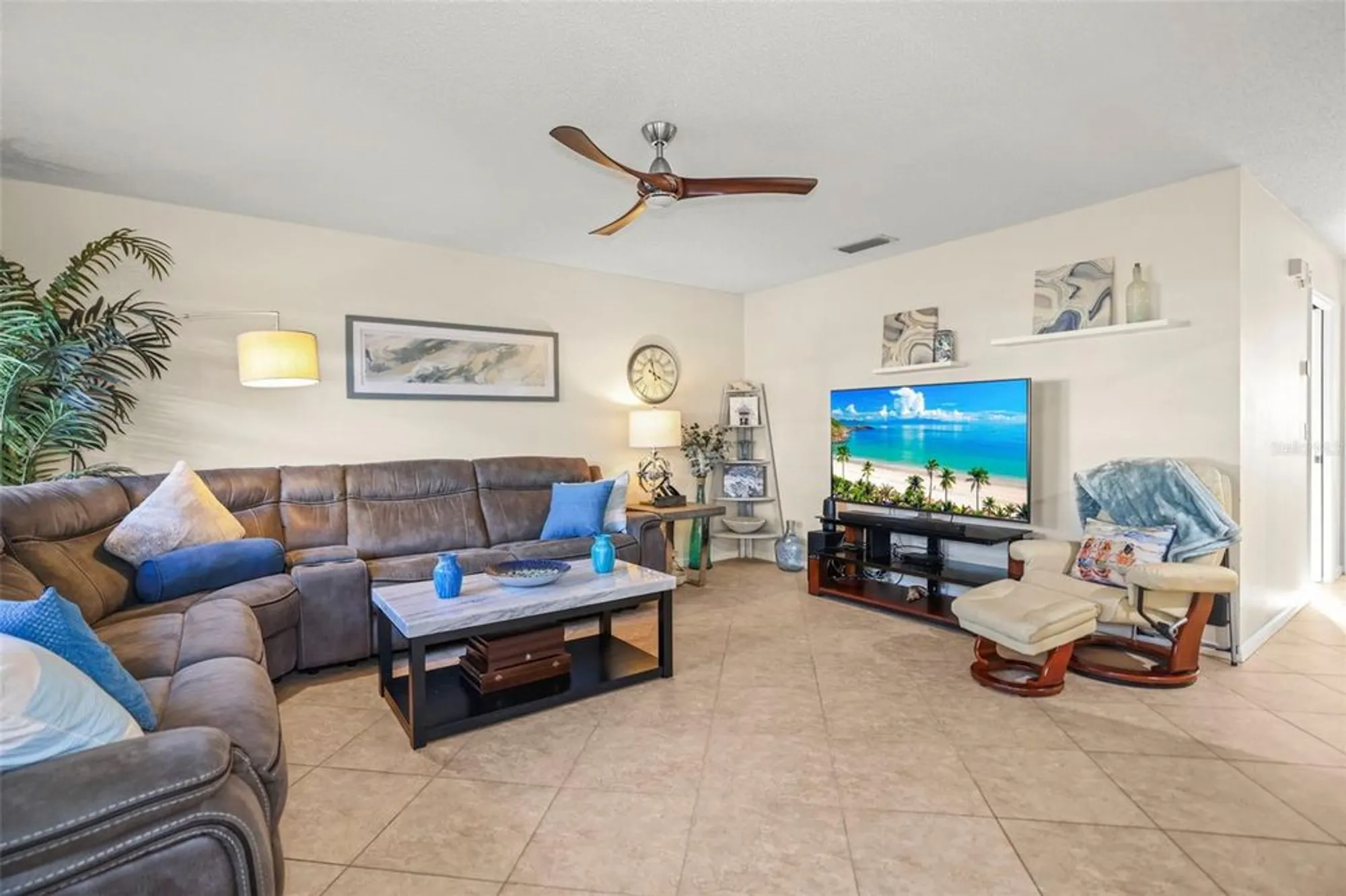 Property Slideshow image 4 of 25 | 2201 holkham pl # 2201, Sun City Center, FL, 33573