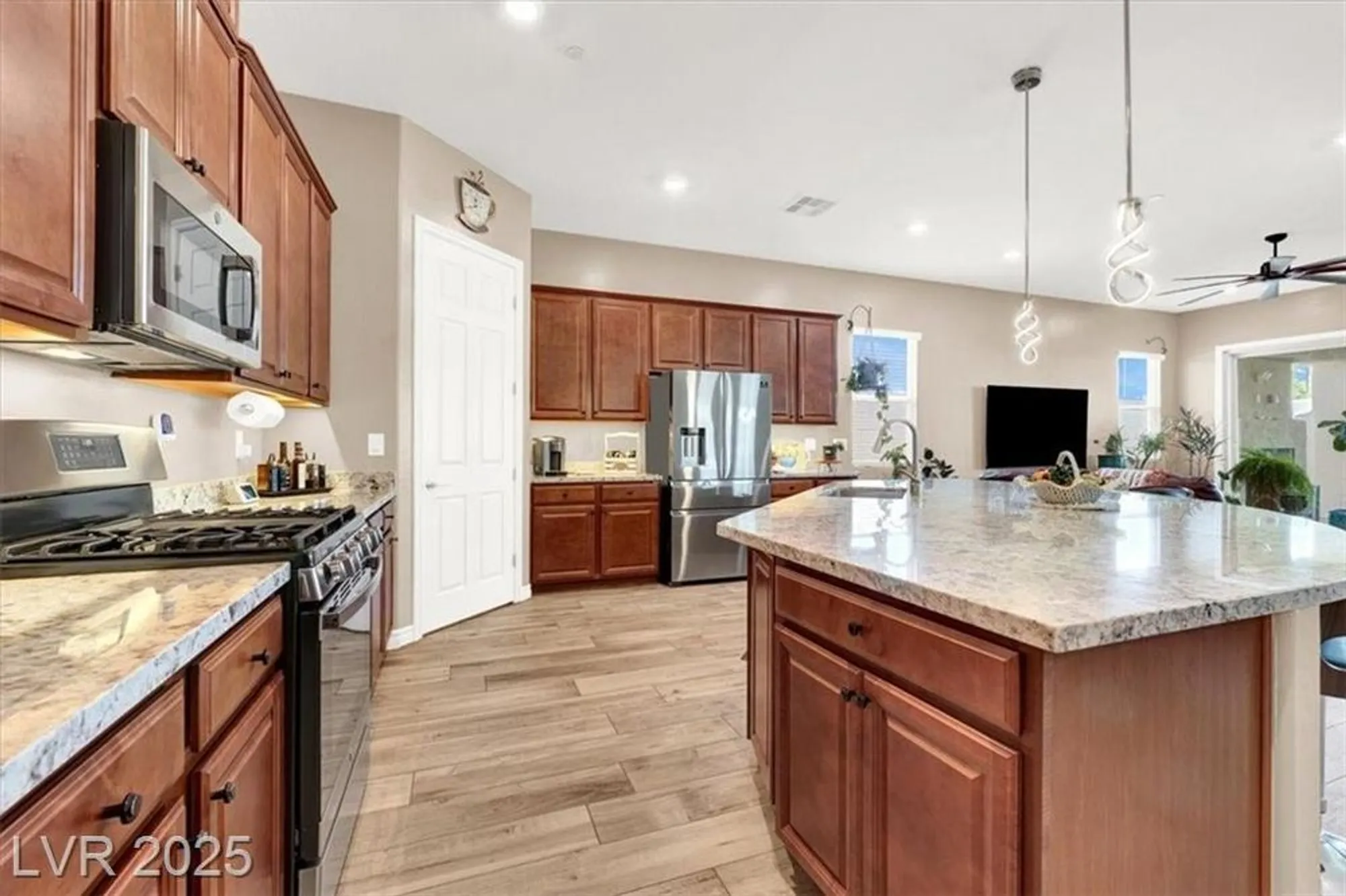 Property Slideshow image 16 of 48 | 400 middlestone ave, Henderson, NV, 89011