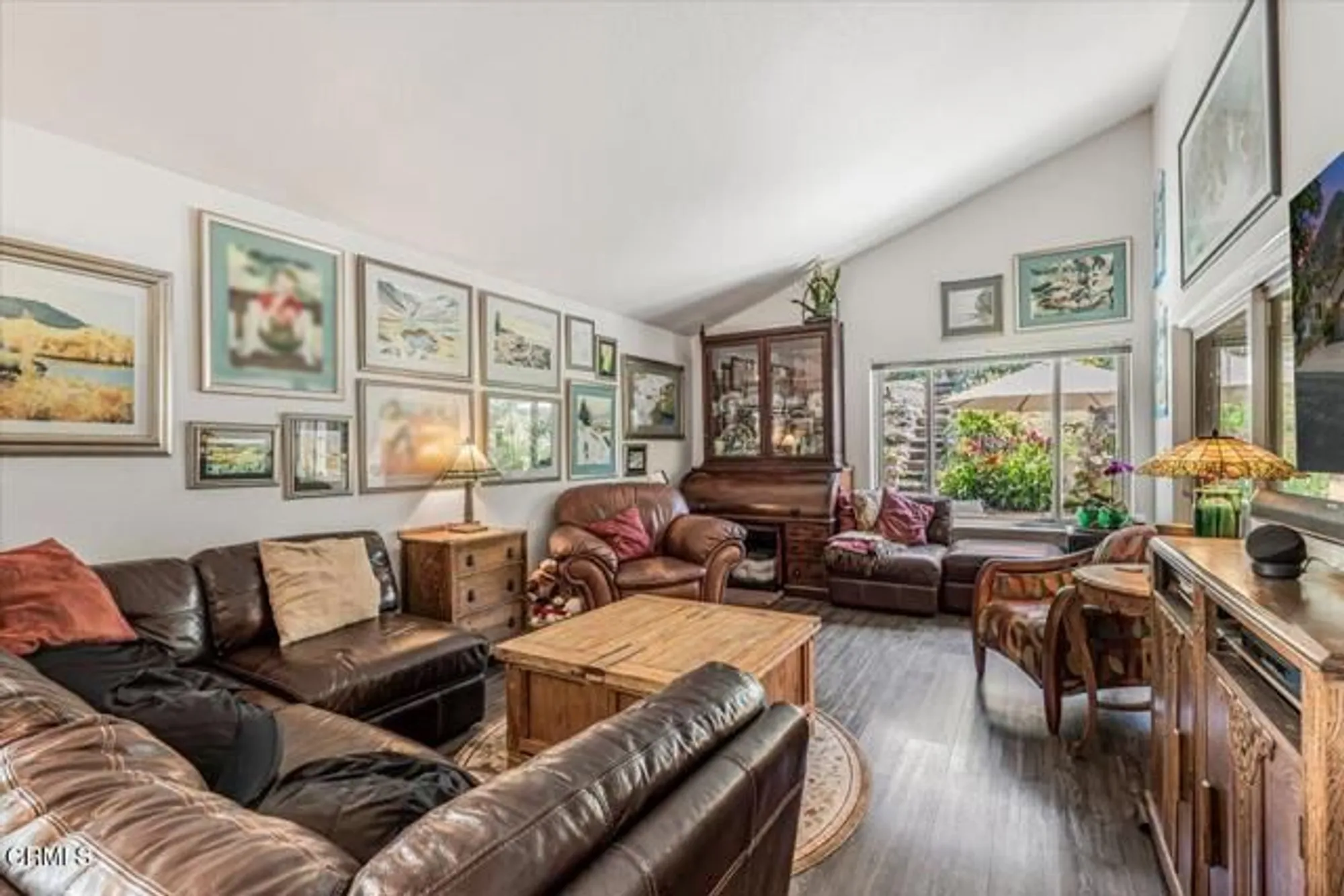 Property Slideshow image 33 of 49 | 6186 irena ave, Camarillo, CA, 93012