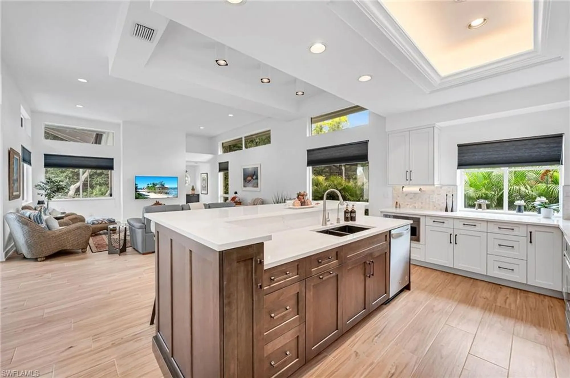 Property Slideshow image 8 of 23 | 3390 oaklake ct, Bonita Springs, FL, 34134