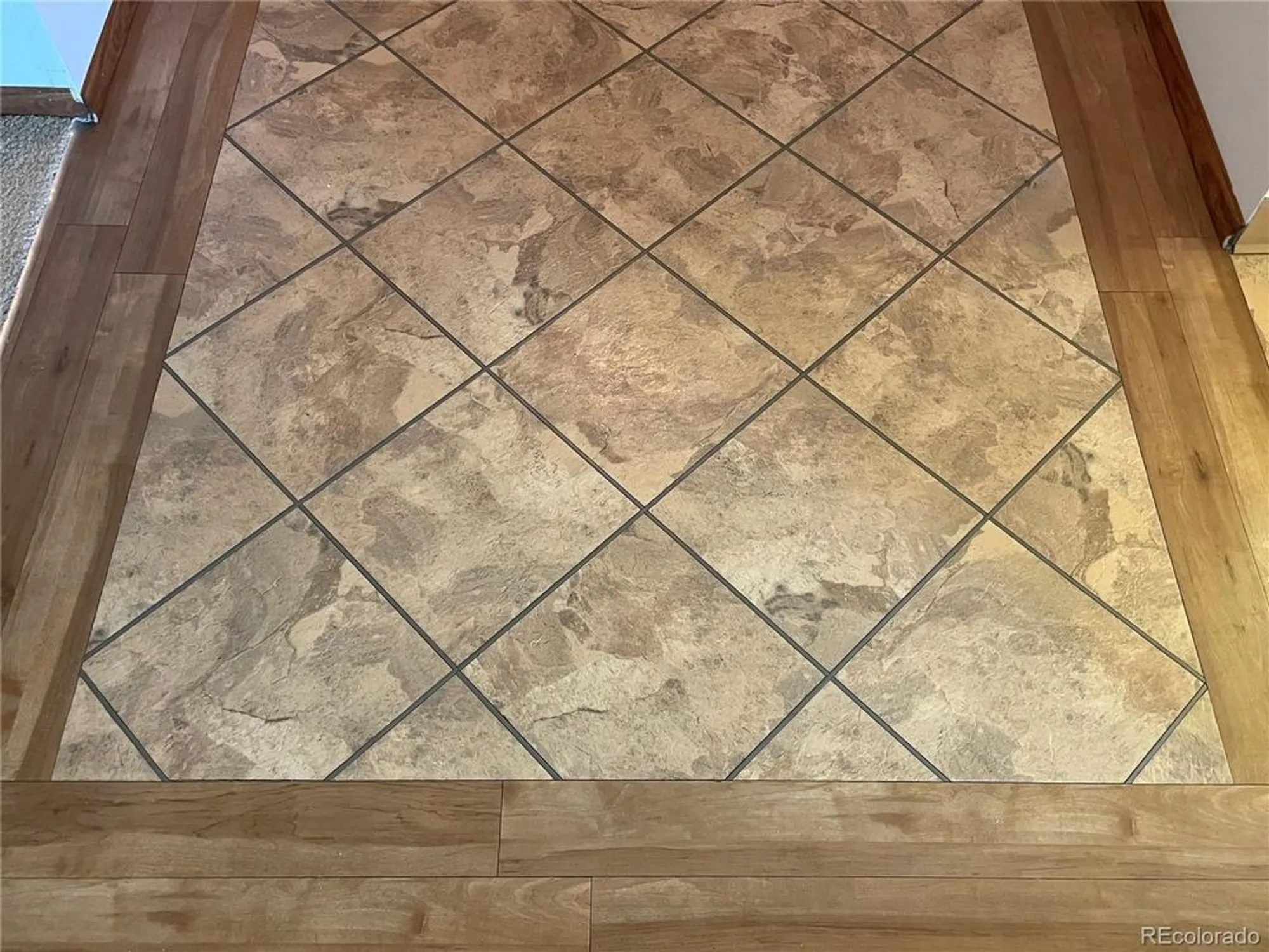 Property Slideshow image 7 of 47 | 14102 e linvale pl 501, Aurora, CO, 80014