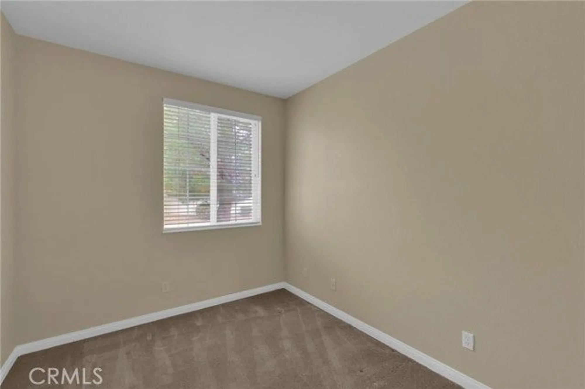 Property Slideshow image 23 of 40 | 11063 semmering ct, Apple Valley, CA, 92308