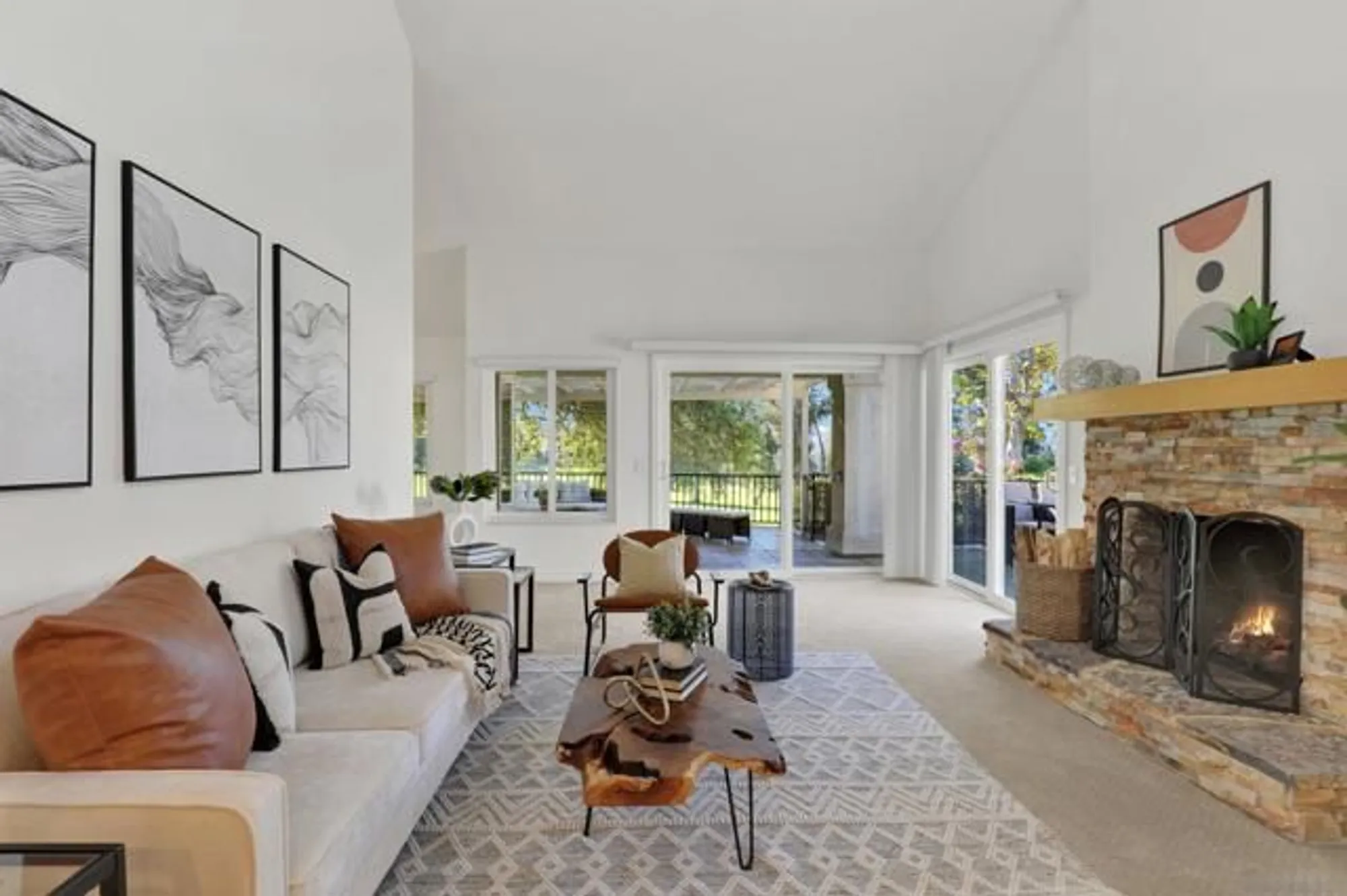 Property Slideshow image 10 of 50 | 17620 plaza ascope, San Diego, CA, 92128