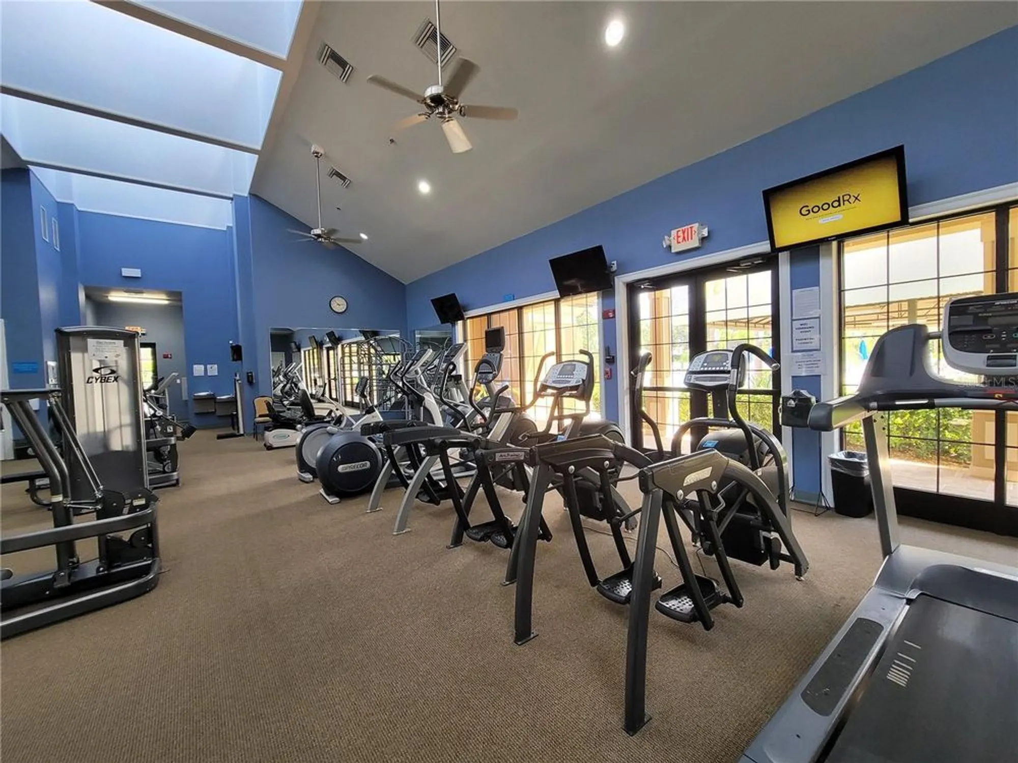 Property Slideshow image 73 of 100 | 303 bluewater falls ct, Apollo Beach, FL, 33572