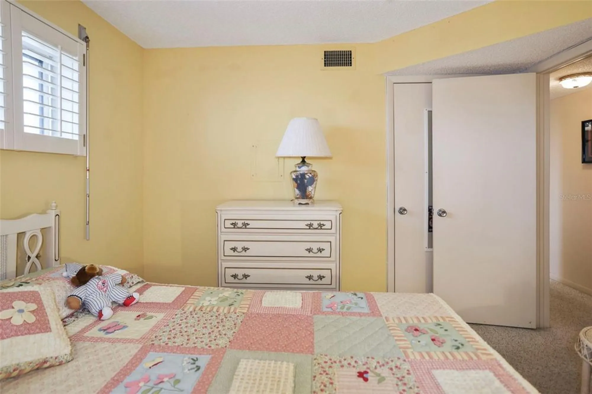 Property Slideshow image 15 of 33 | 4550 cove cir apt 1003, St Petersburg, FL, 33708