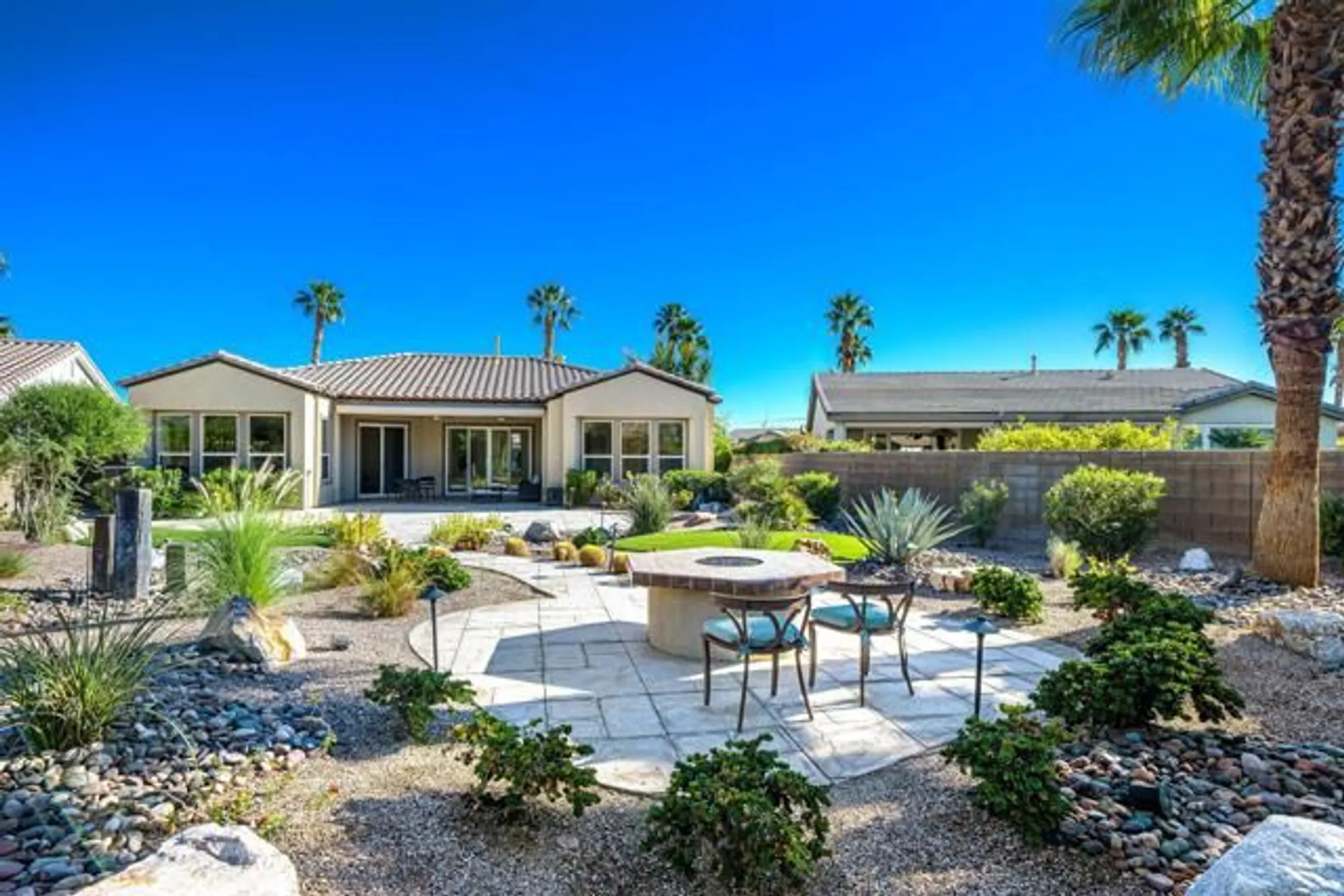 Property Slideshow image 7 of 48 | 81943 prism dr, La Quinta, CA, 92253