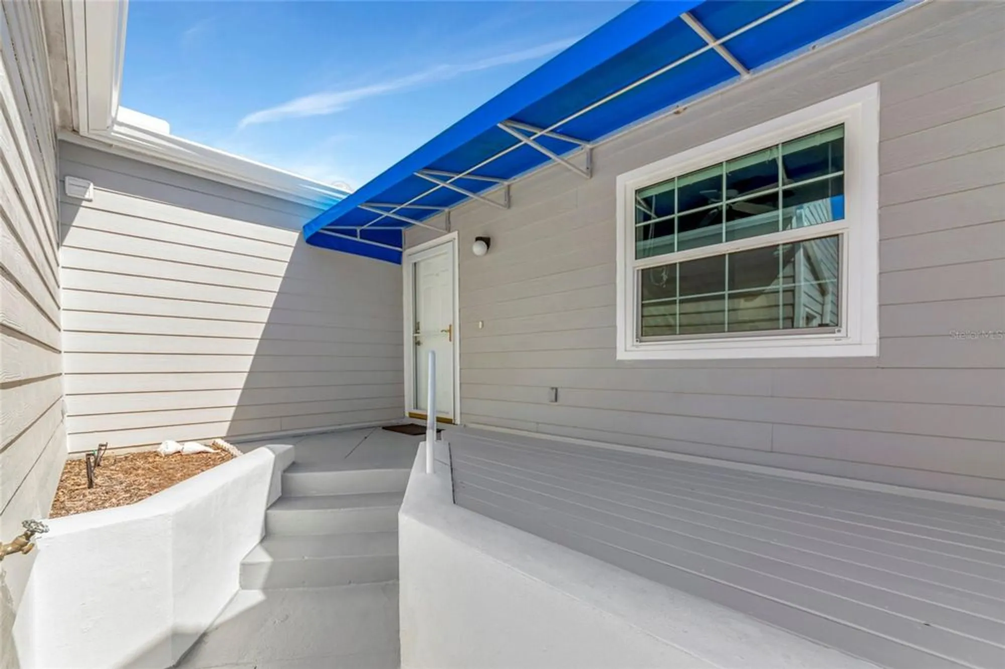 Property Slideshow image 5 of 63 | 515 woodstork cir, Bradenton, FL, 34209