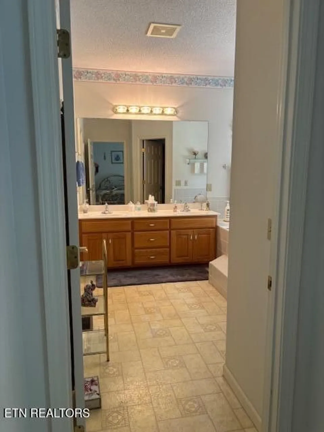 Property Slideshow image 15 of 23 | 141 forest hill dr, Crossville, TN, 38558