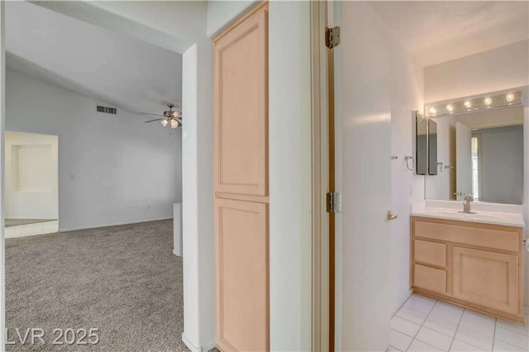 Property Slideshow image 37 of 71 | 10113 cresent creek dr, Las Vegas, NV, 89134