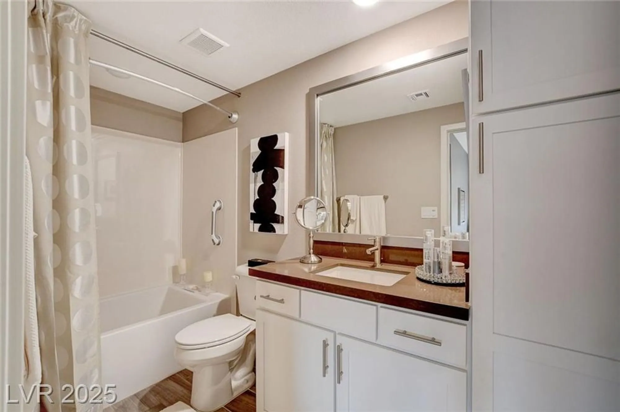 Property Slideshow image 11 of 57 | 4336 guava ct n/a, Las Vegas, NV, 89135