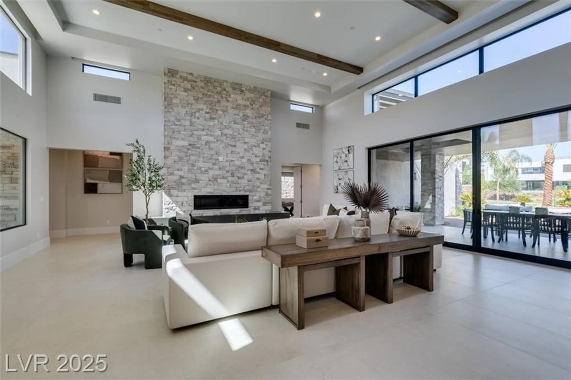 Property Slideshow image 7 of 48 | 40 reflection shores ln, Henderson, NV, 89011