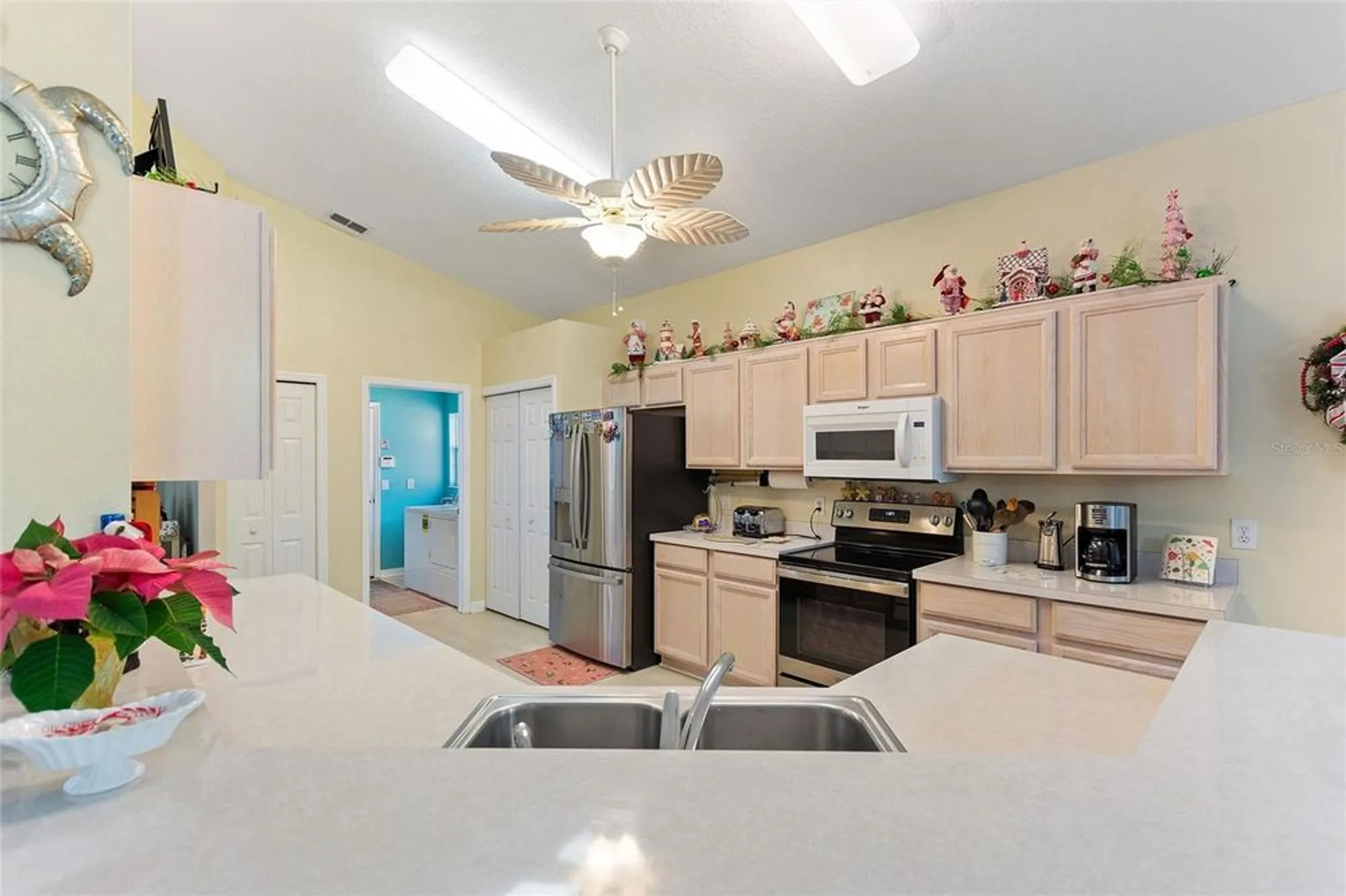 Property Slideshow image 13 of 60 | 642 vista oaks way, Davenport, FL, 33837