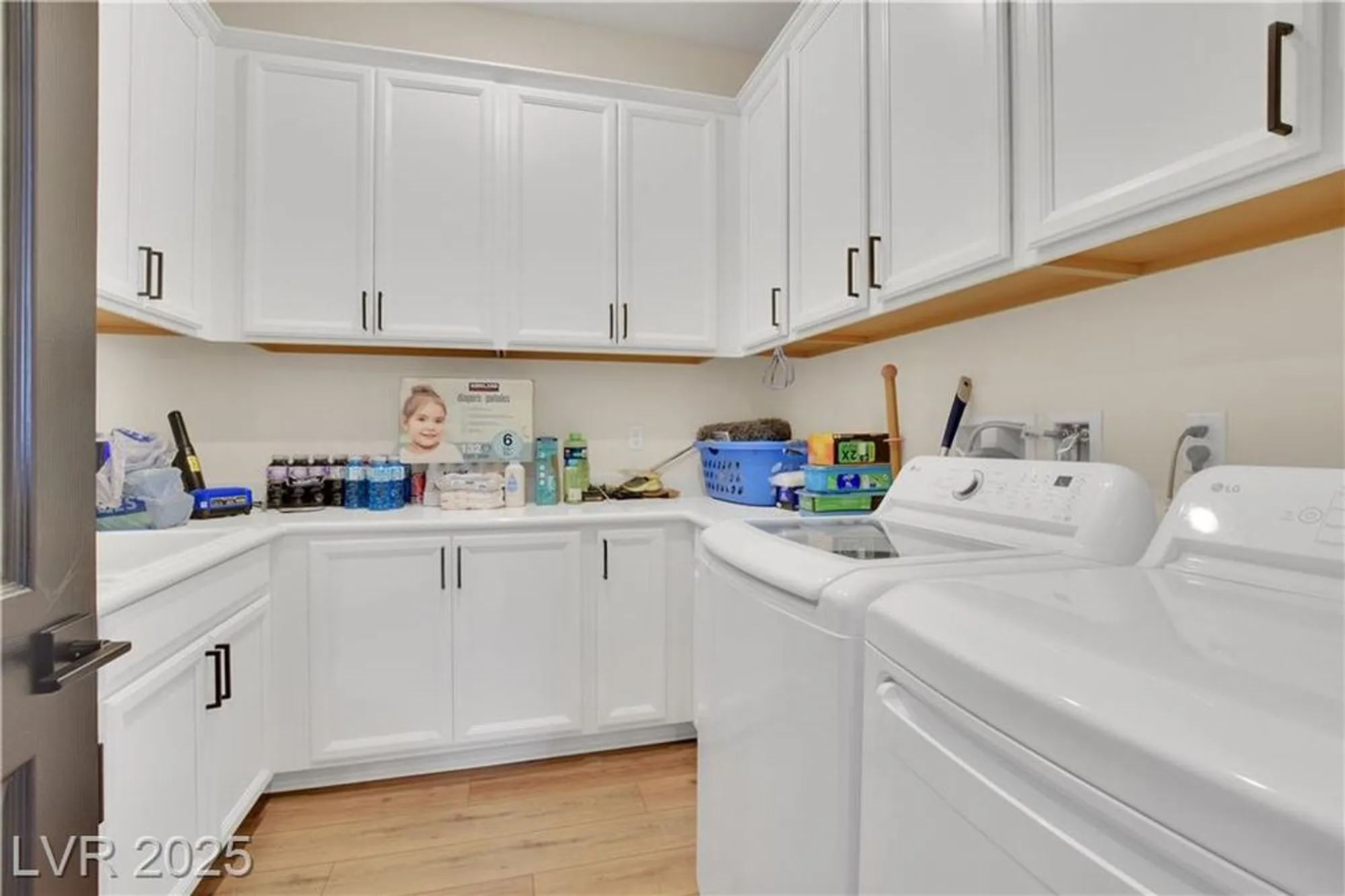 Property Slideshow image 23 of 30 | 677 look lively ct, Henderson, NV, 89011