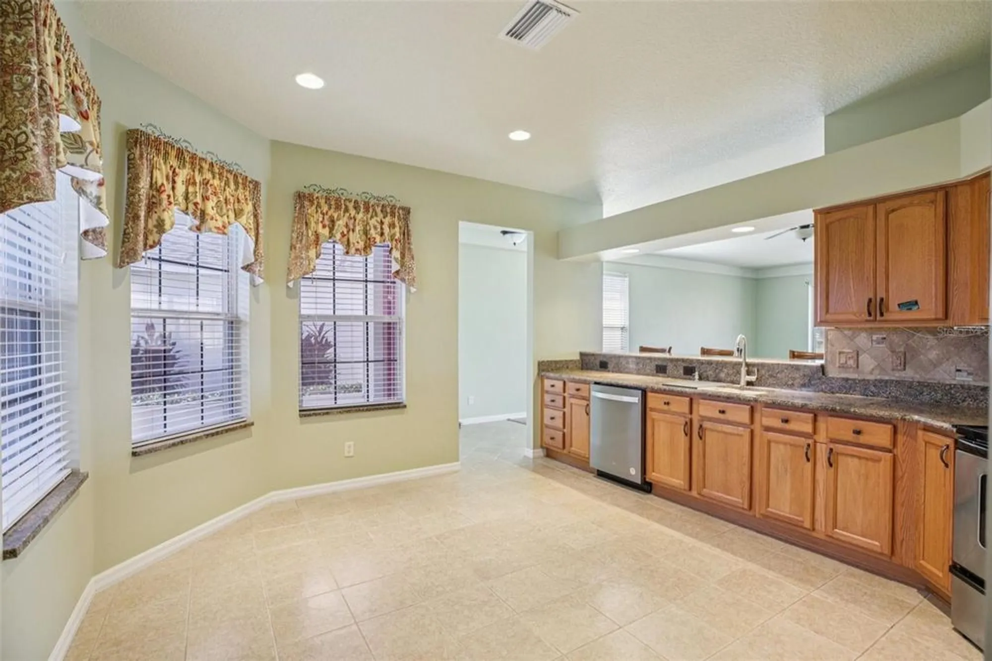 Property Slideshow image 14 of 53 | 27313 falcon feather way, Leesburg, FL, 34748
