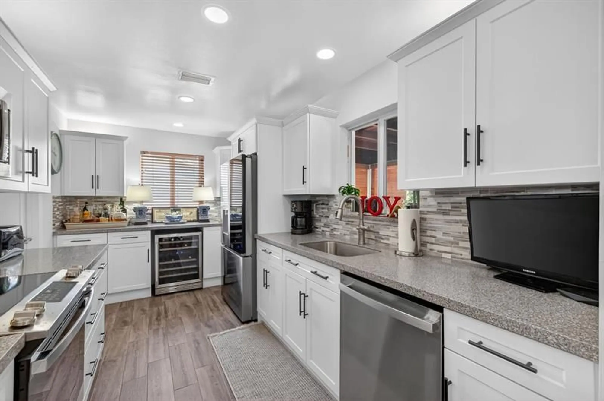 Property Slideshow image 12 of 49 | 2550 e golf blvd, Pompano Beach, FL, 33064