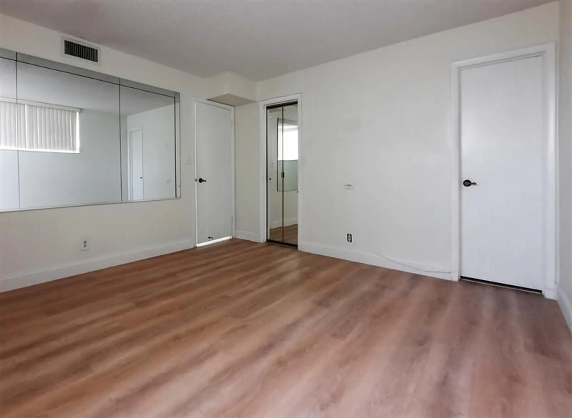 Property Slideshow image 7 of 21 | 9420 s hollybrook lake dr 201, Pembroke Pines, FL, 33025