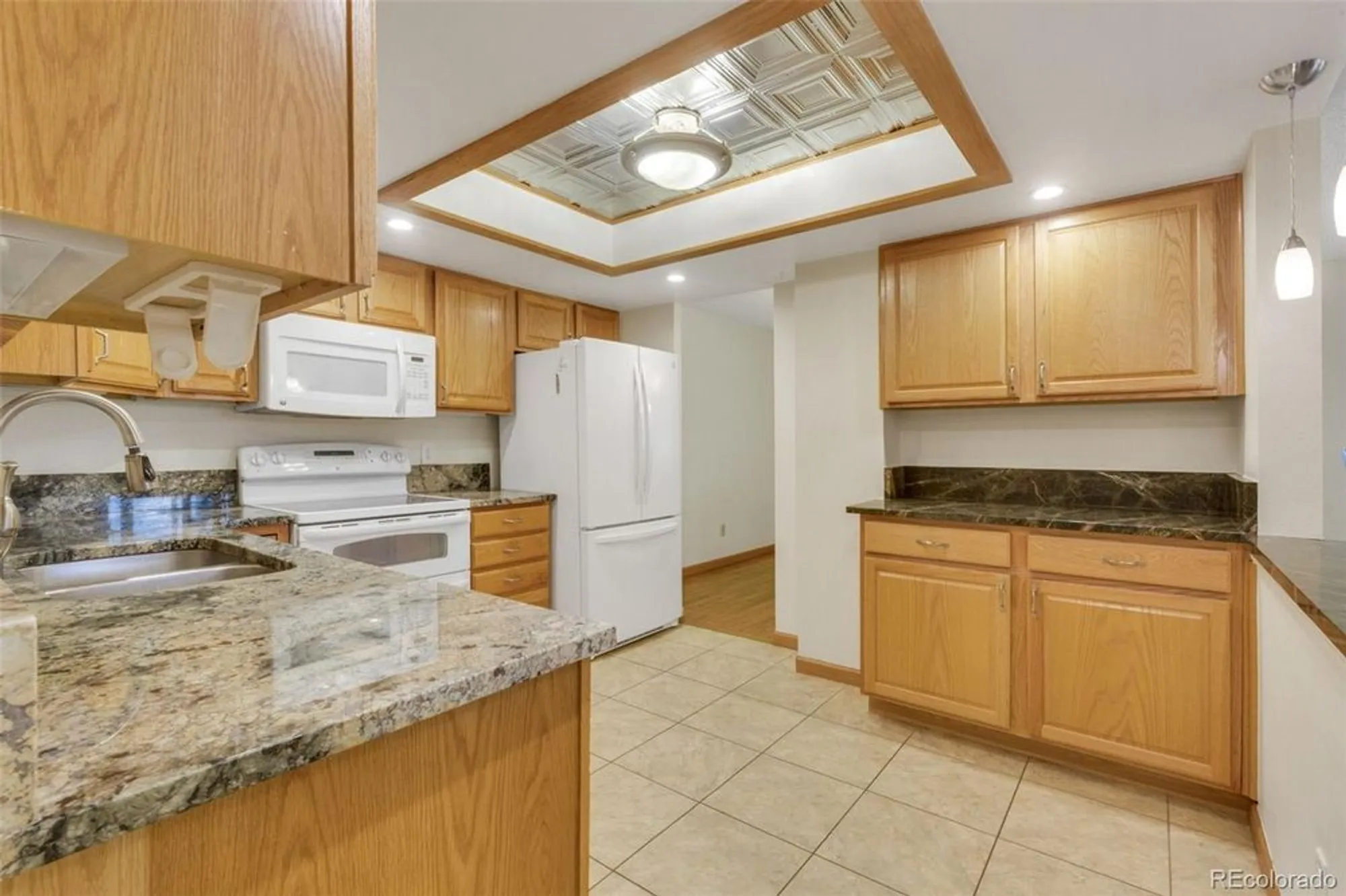 Property Slideshow image 6 of 44 | 13952 e marina dr apt 102, Aurora, CO, 80014