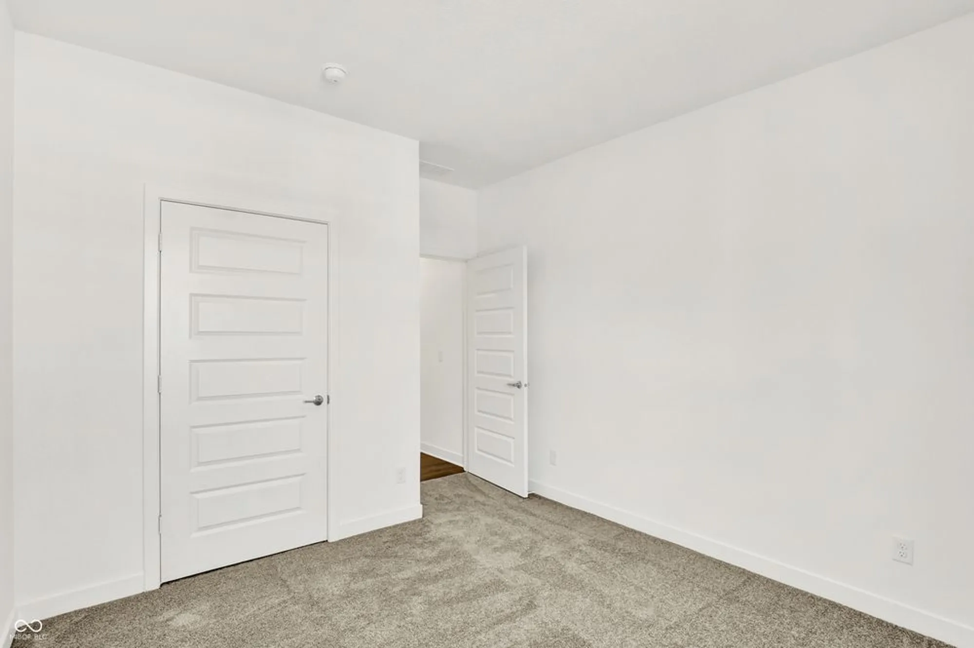 Property Slideshow image 30 of 44 | 5363 foxley park ln, Avon, IN, 46123