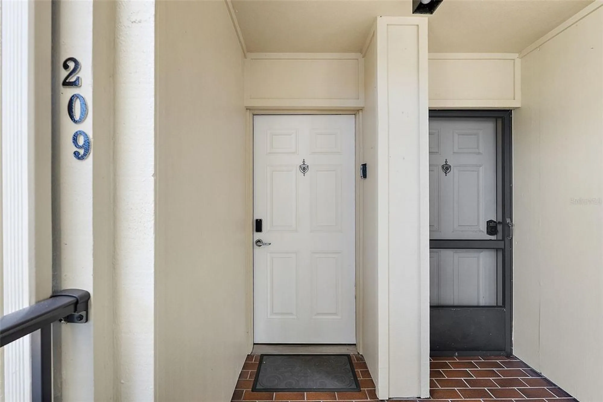 Property Slideshow image 3 of 42 | 6322 palma del mar blvd s apt 209, St Petersburg, FL, 33715